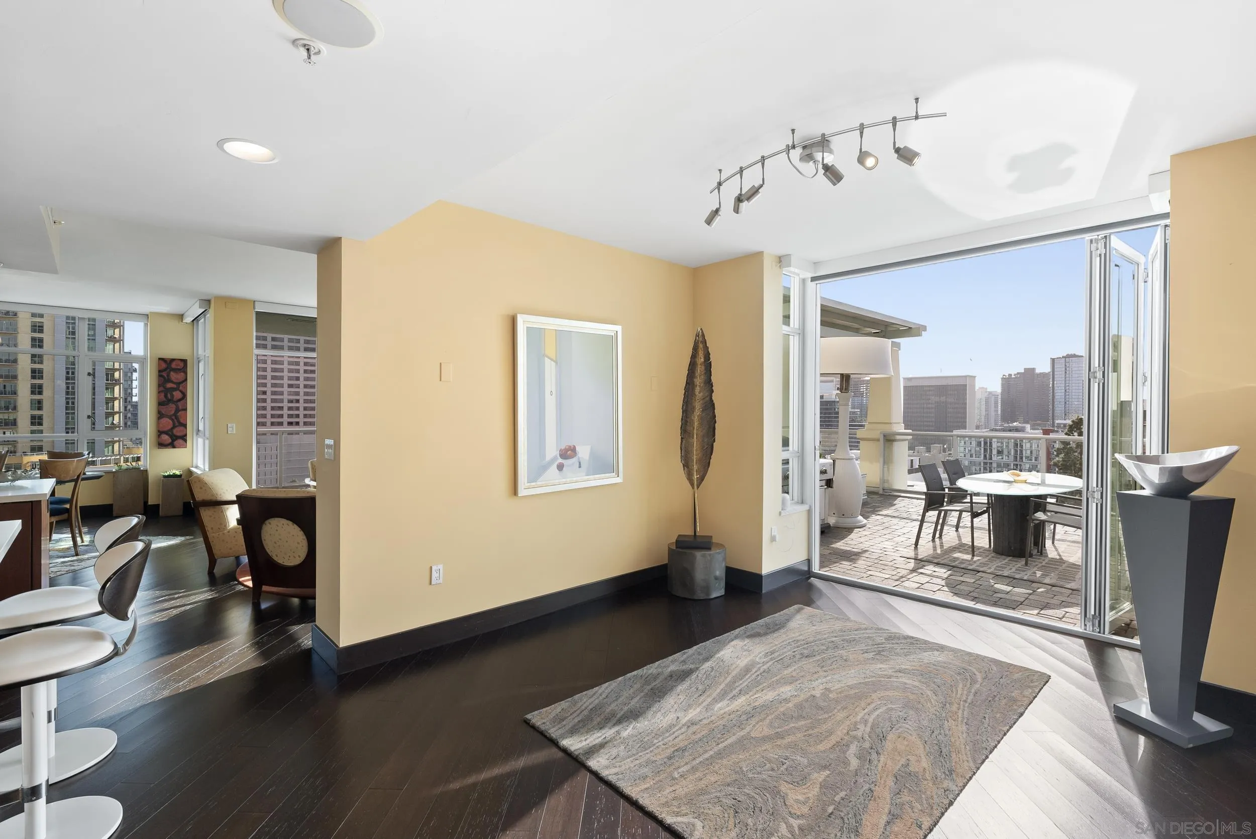 https://cdn.realtyfeed.com/cdn/127/250037500/4fe2d3c4e9192dc5ebc5f6a635f6df69.webp