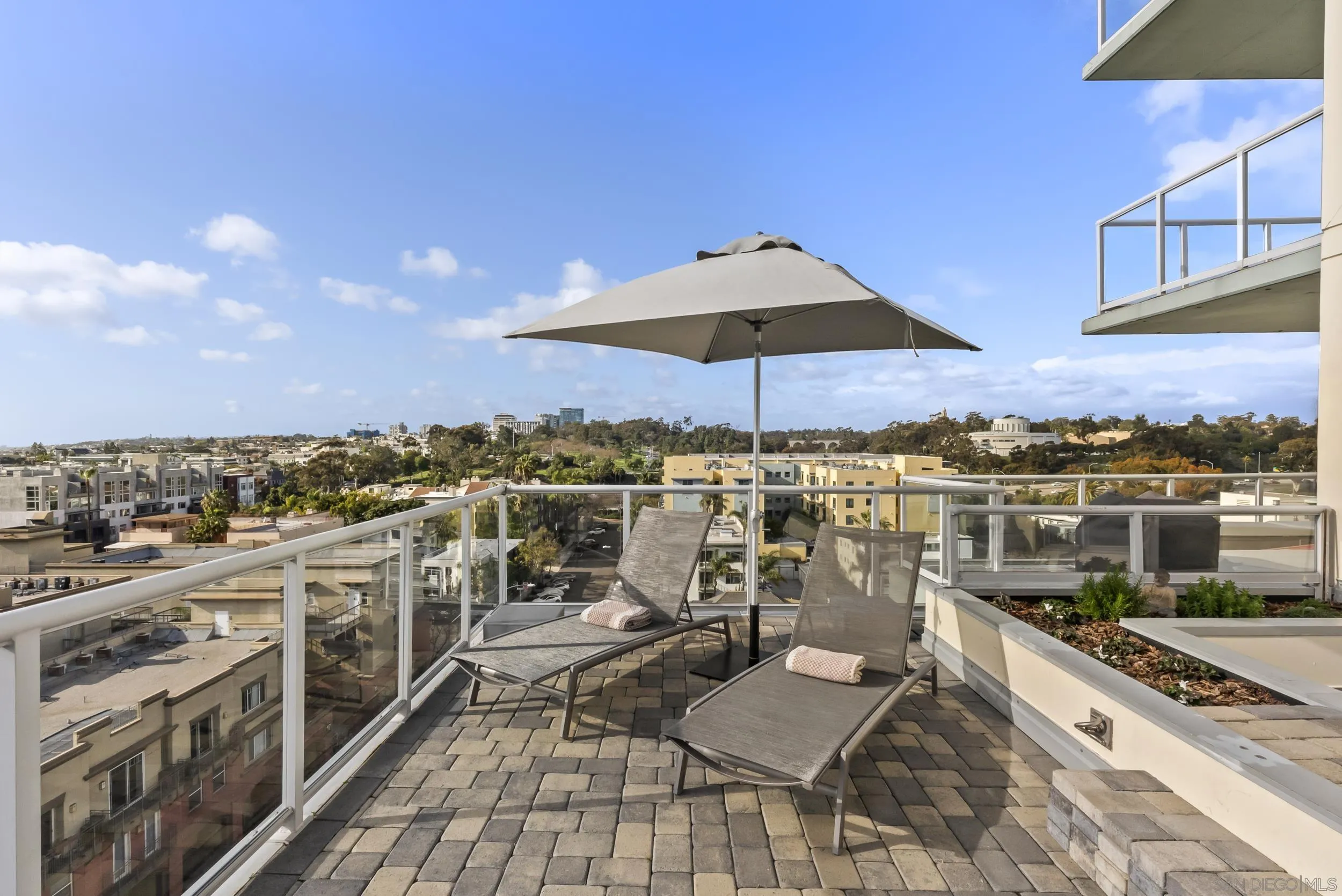 https://cdn.realtyfeed.com/cdn/127/250037500/9d3ca4489bd33f64e58740c813cc2423.webp