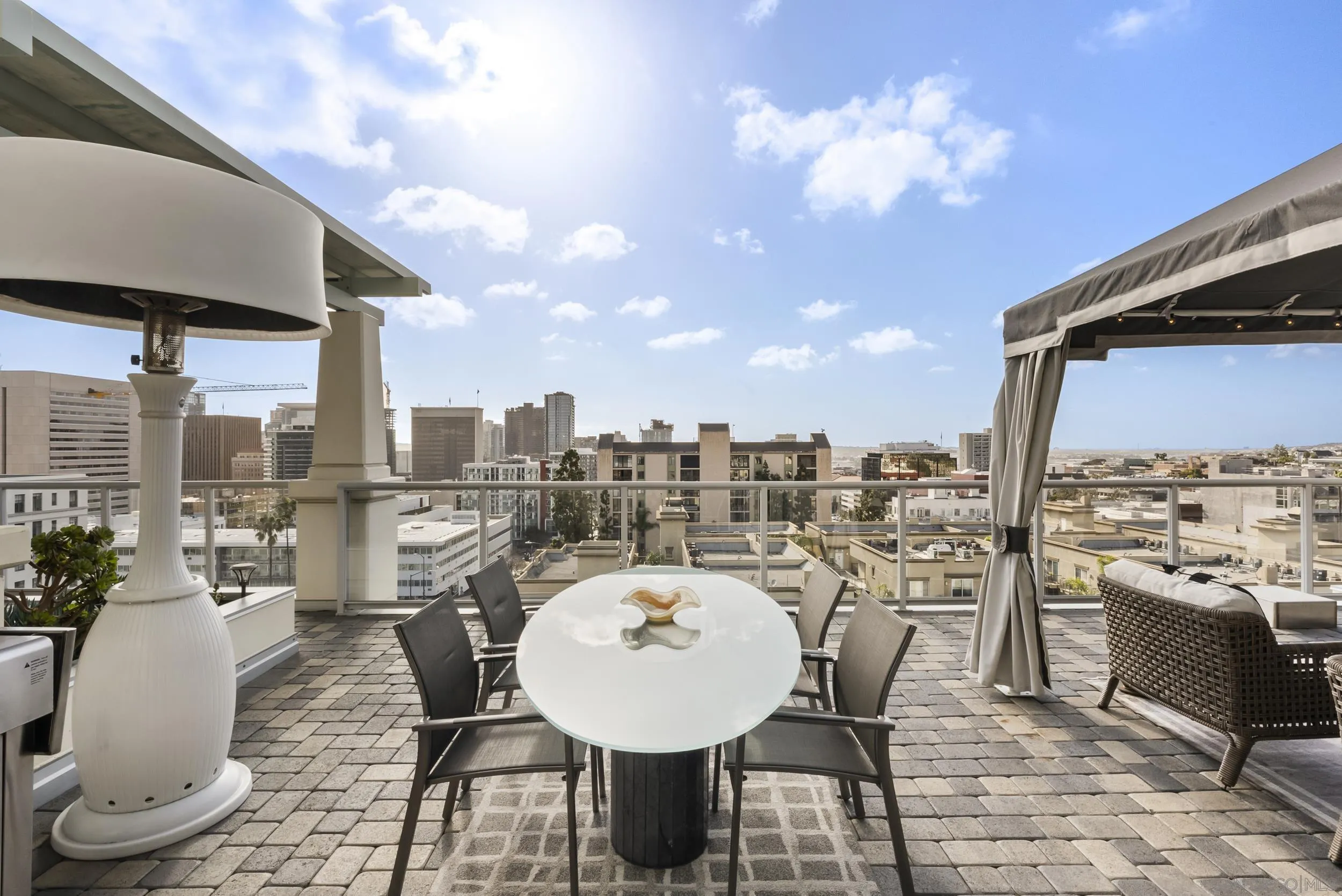 https://cdn.realtyfeed.com/cdn/127/250037500/9e9cf6b61e5f97fad53cb14f2ee4c8bb.webp