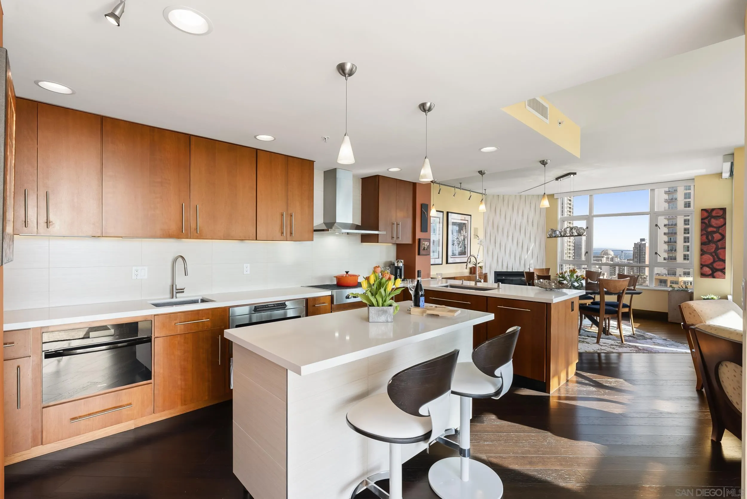 https://cdn.realtyfeed.com/cdn/127/250037500/aabeef91442c91cab6268cea9519b1a1.webp