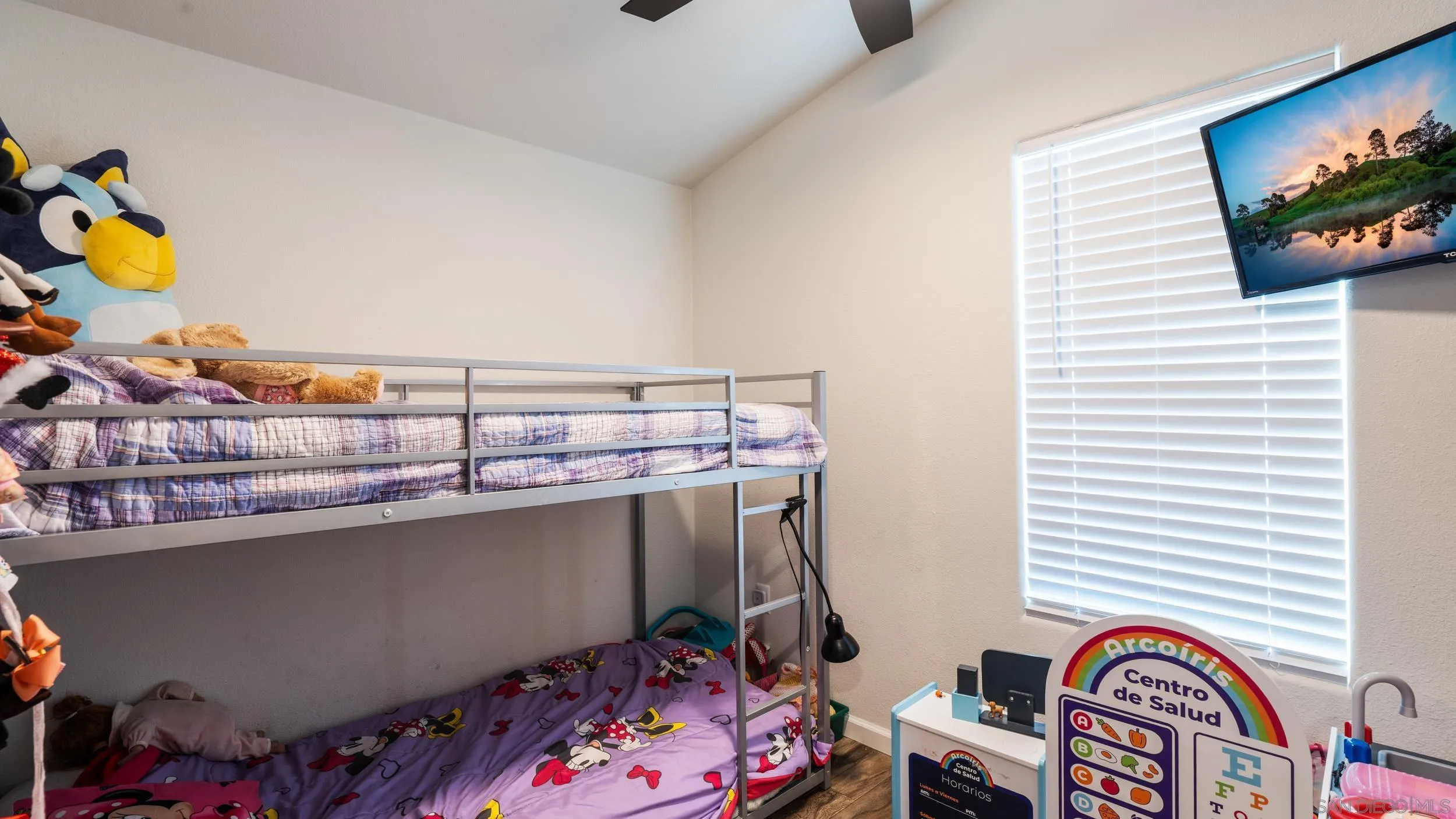 https://cdn.realtyfeed.com/cdn/127/250037506/e0d648b704fae7bdb8b8465cb74a76c8.webp