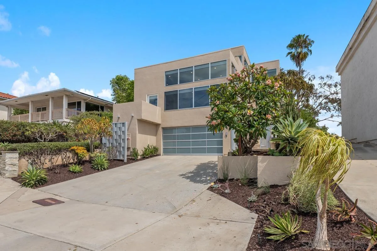 https://cdn.realtyfeed.com/cdn/127/250037507/07976cf50ac34590ebc8bed887a99fce.webp