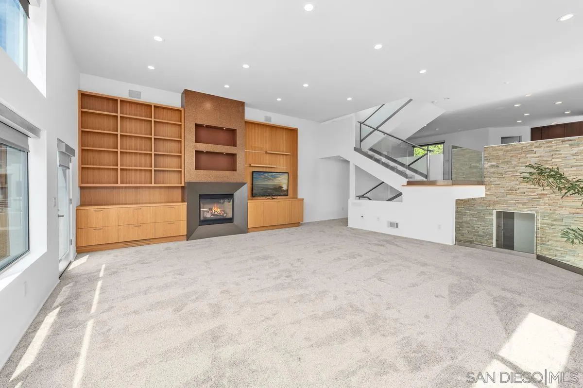 https://cdn.realtyfeed.com/cdn/127/250037507/1ddb30e26eb2f3b4d550e8ae726e2cff.webp