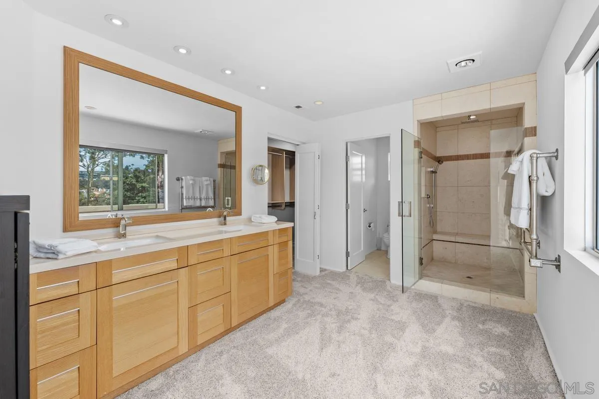 https://cdn.realtyfeed.com/cdn/127/250037507/3d08735888930dd45e71d3e45ffac604.webp