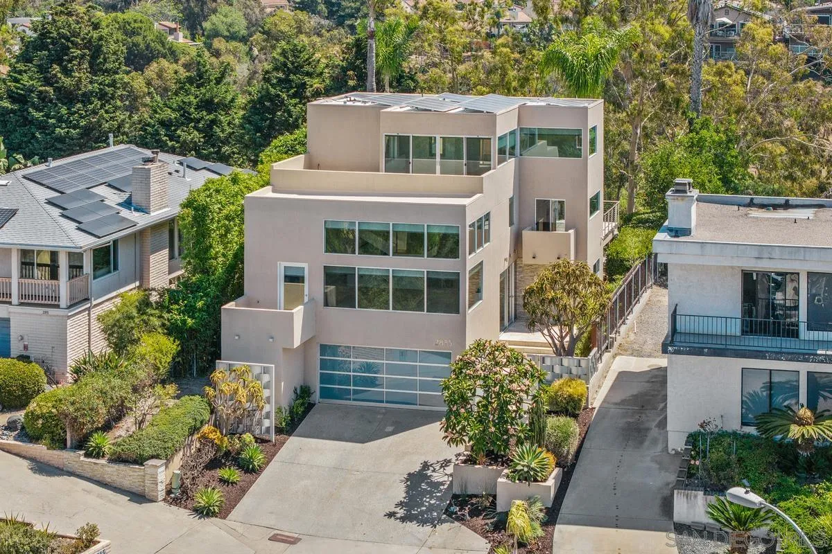 https://cdn.realtyfeed.com/cdn/127/250037507/3e6fbd825d96d9acf241681d6f8bc432.webp
