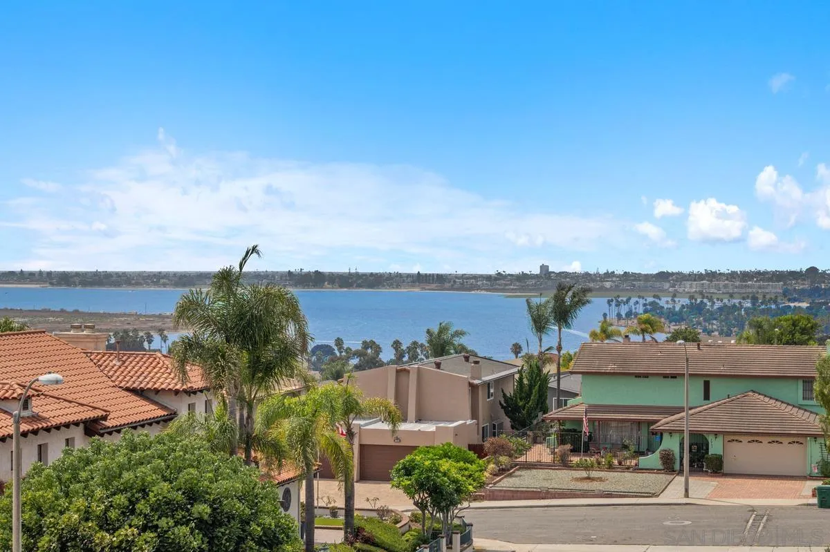 https://cdn.realtyfeed.com/cdn/127/250037507/6f306d3ea552ef3fd8f1d51503c22c30.webp