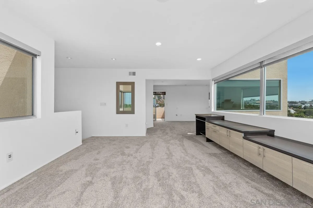 https://cdn.realtyfeed.com/cdn/127/250037507/92c4f835f4e98b109d88f7654238cf42.webp