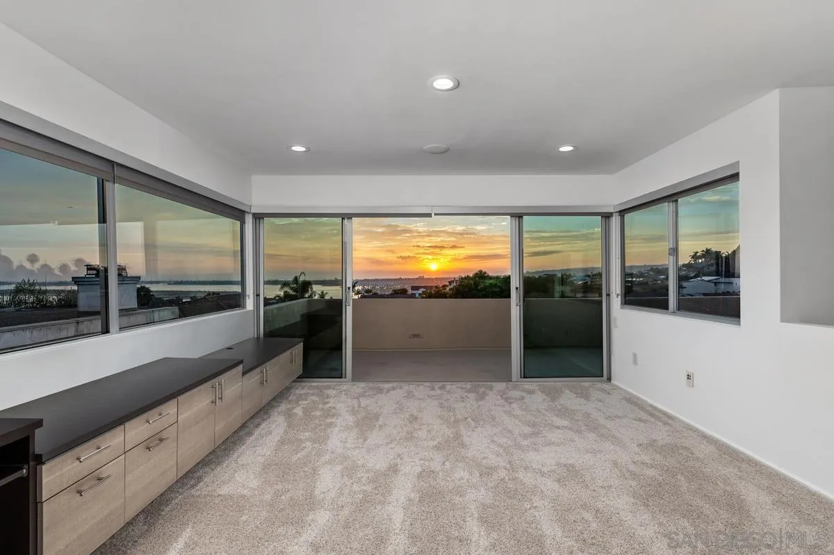 https://cdn.realtyfeed.com/cdn/127/250037507/b93bd024591d2544a537e28a00679633.webp