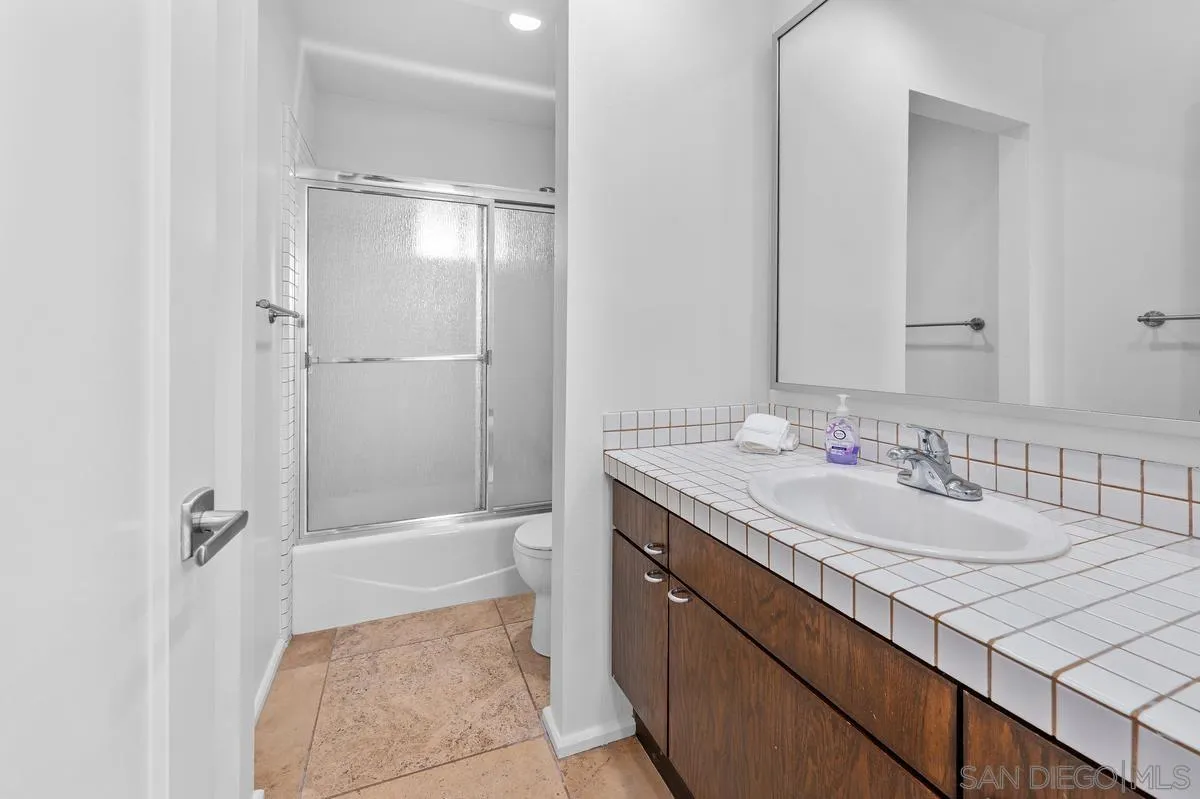 https://cdn.realtyfeed.com/cdn/127/250037507/fadf1ffc4bd0fe4da145fc9fb9fdad50.webp