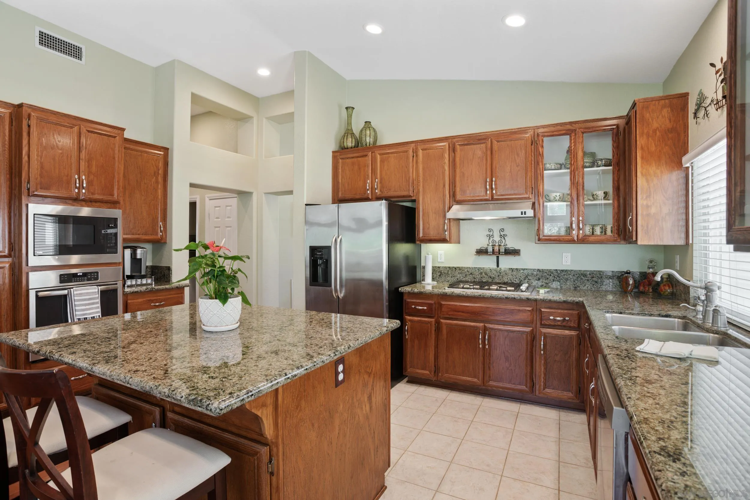 https://cdn.realtyfeed.com/cdn/127/250037508/3af474b56ebfef117ace04cd26991623.webp