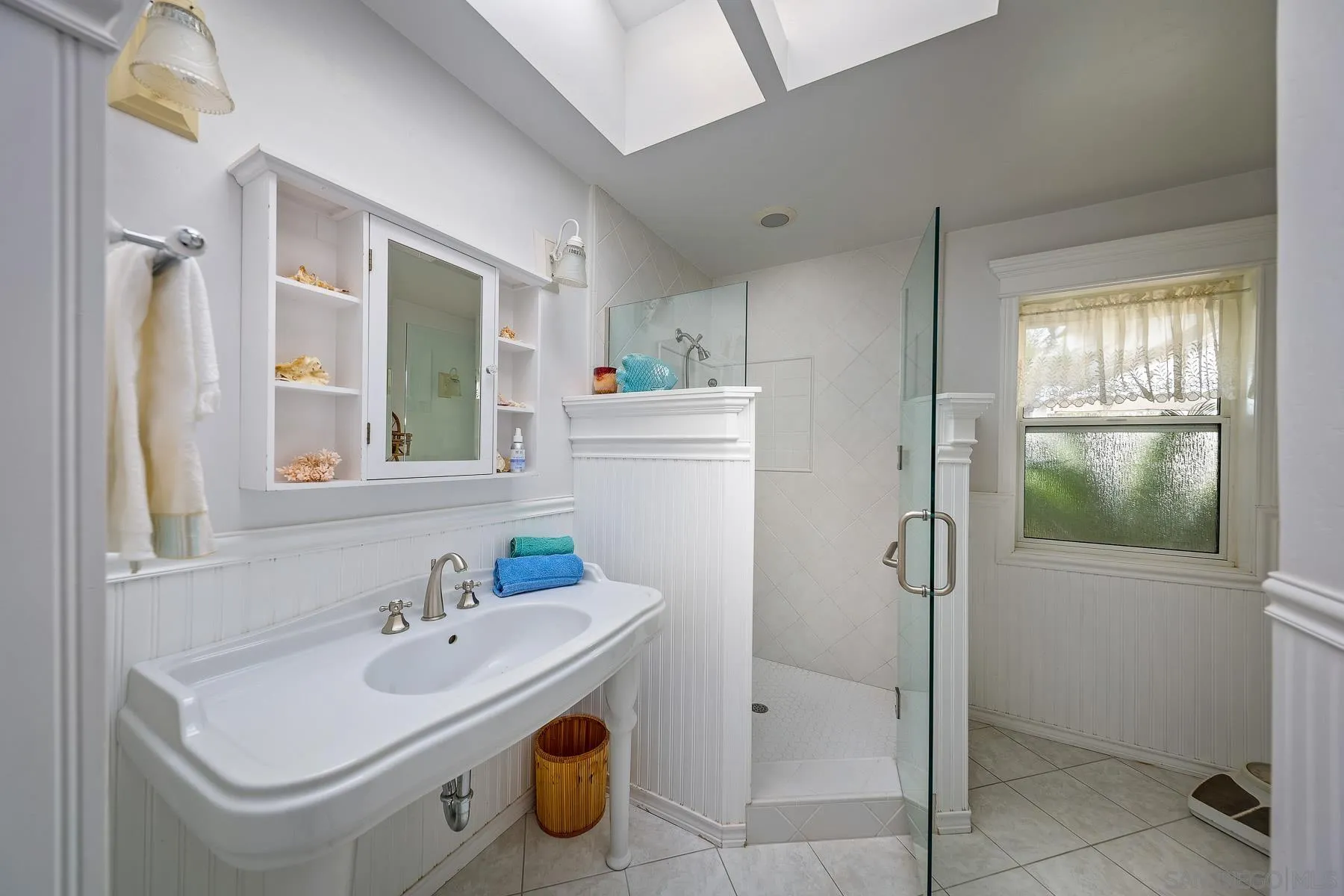 https://cdn.realtyfeed.com/cdn/127/250037510/099a4993ab720b8f7e01db4cf1d6b1a7.webp