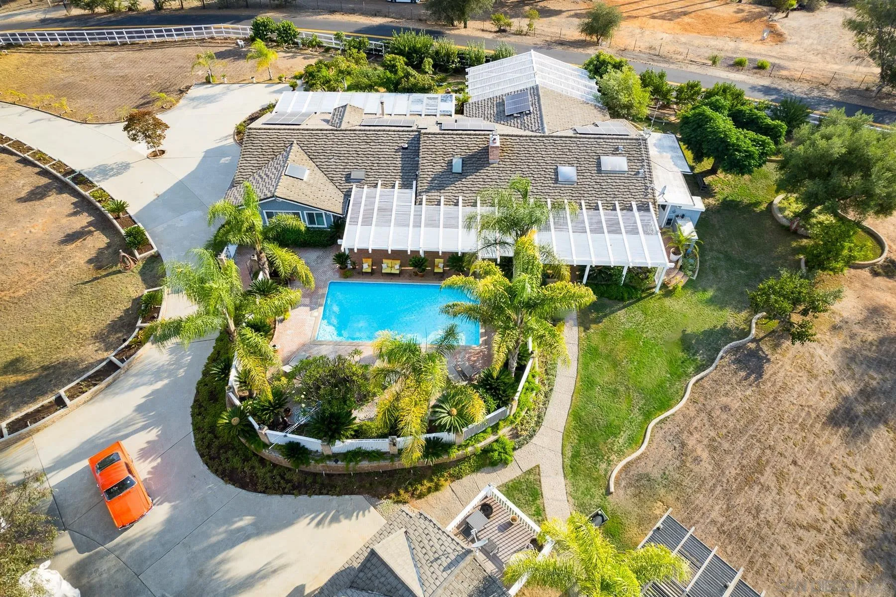 https://cdn.realtyfeed.com/cdn/127/250037510/6bfbe367f956cbdce88a5ebe4a00dadb.webp