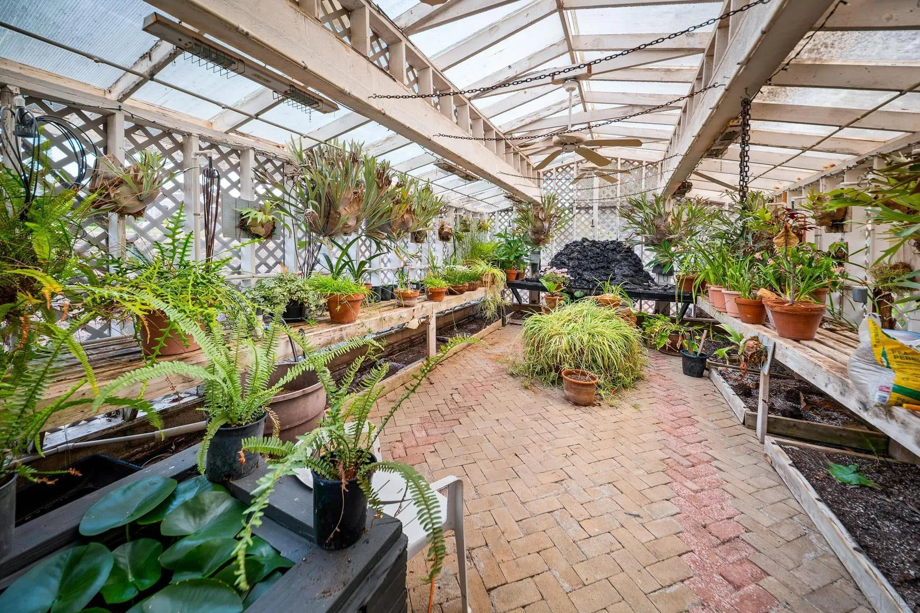 https://cdn.realtyfeed.com/cdn/127/250037510/f17fe2c885ea236e9f1626fe1fdc6c7b.webp