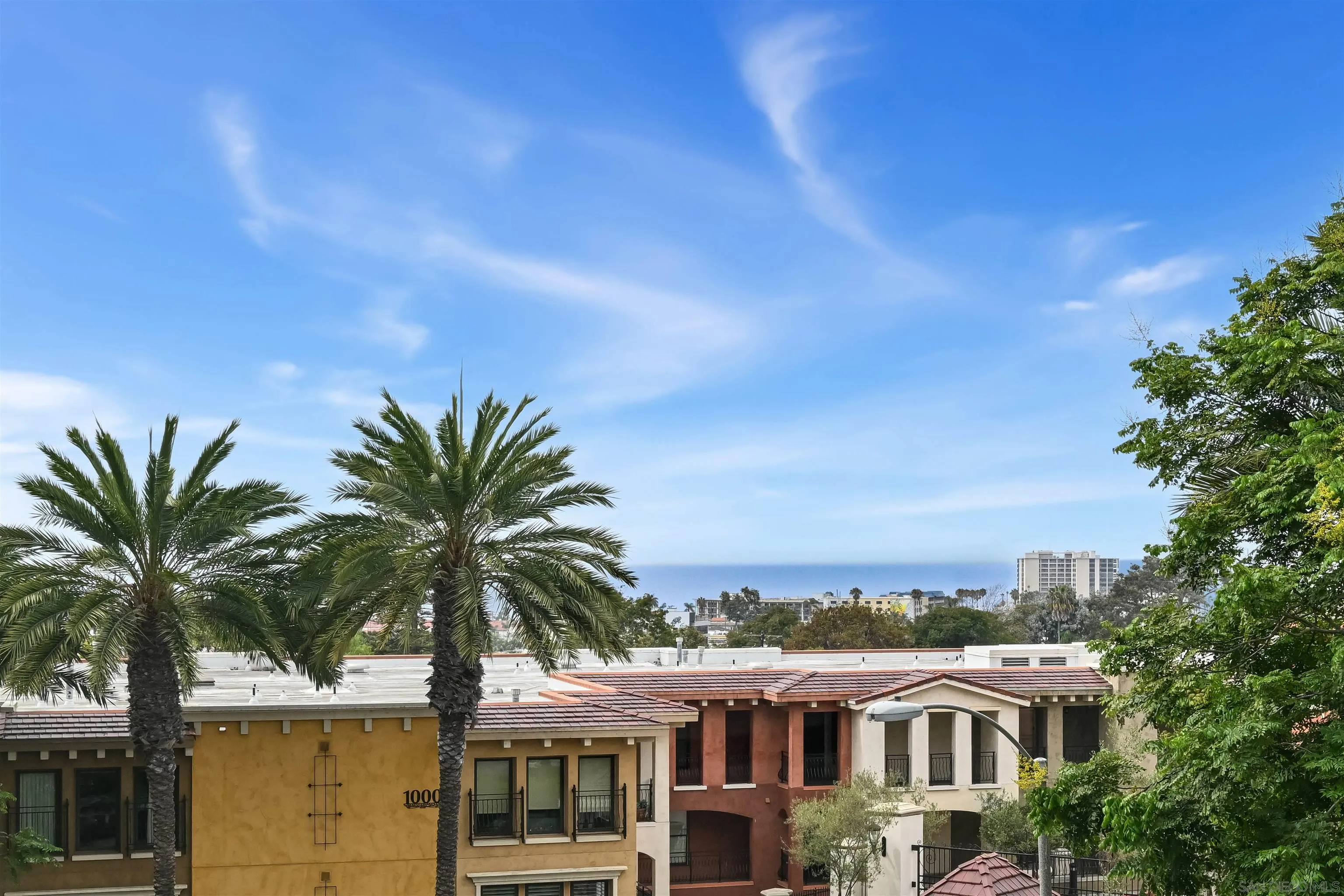 https://cdn.realtyfeed.com/cdn/127/250037511/150f4e01bd32b112573b99fb30c4a790.webp