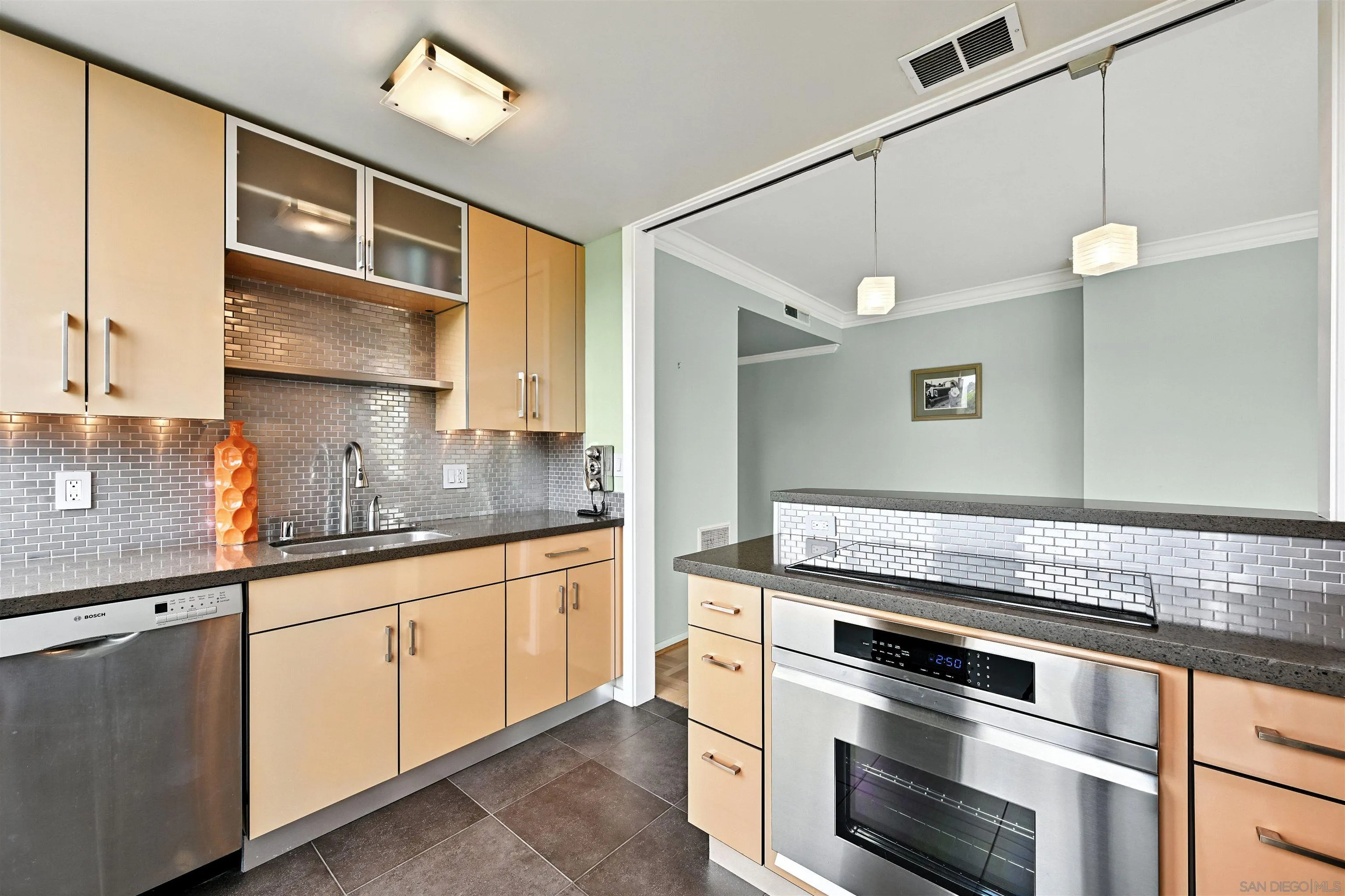 https://cdn.realtyfeed.com/cdn/127/250037511/5f0c7cdb835f869ea653ad7d811b56f3.webp