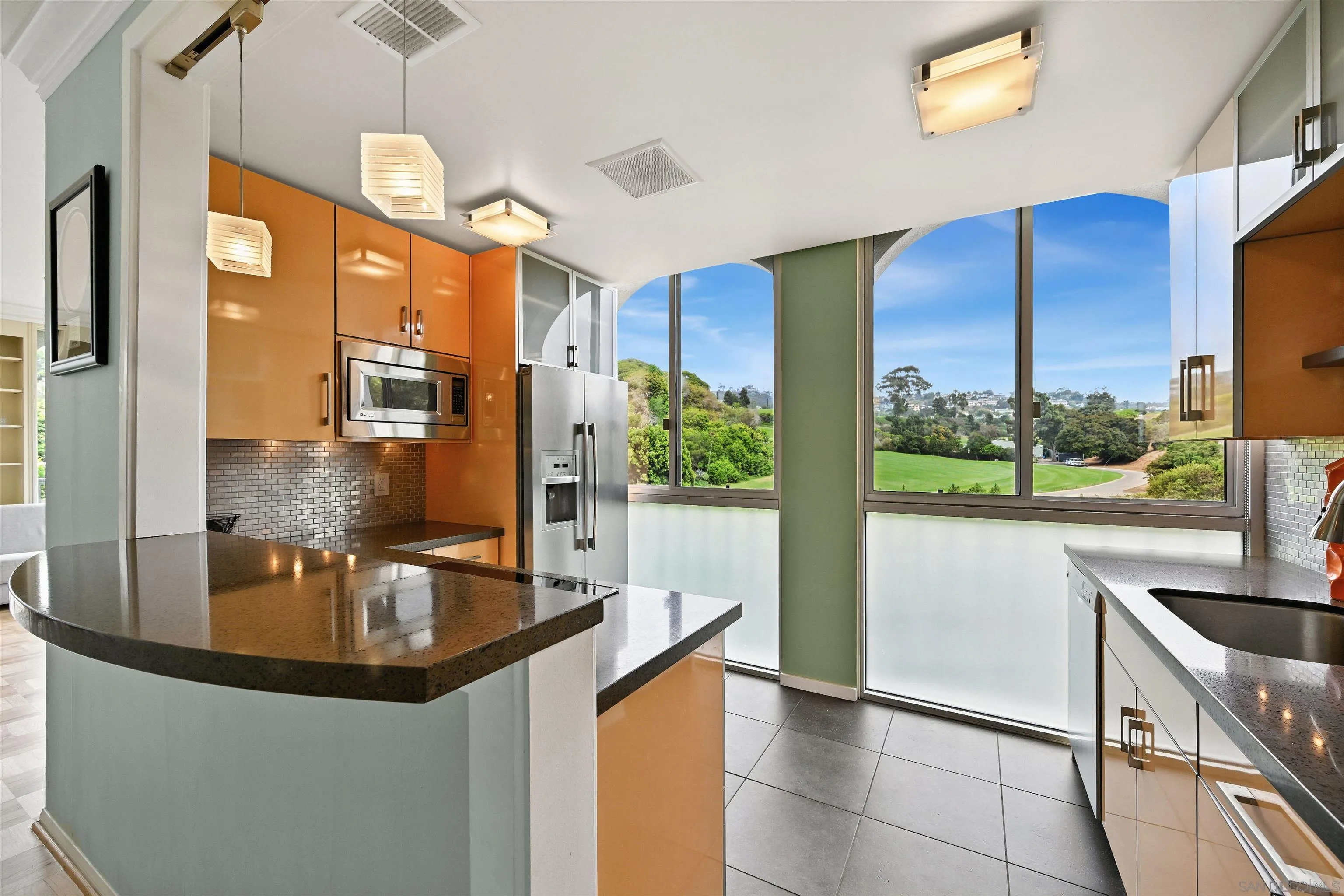 https://cdn.realtyfeed.com/cdn/127/250037511/7c5500e9b24e2e4fde79afd26ed18a60.webp