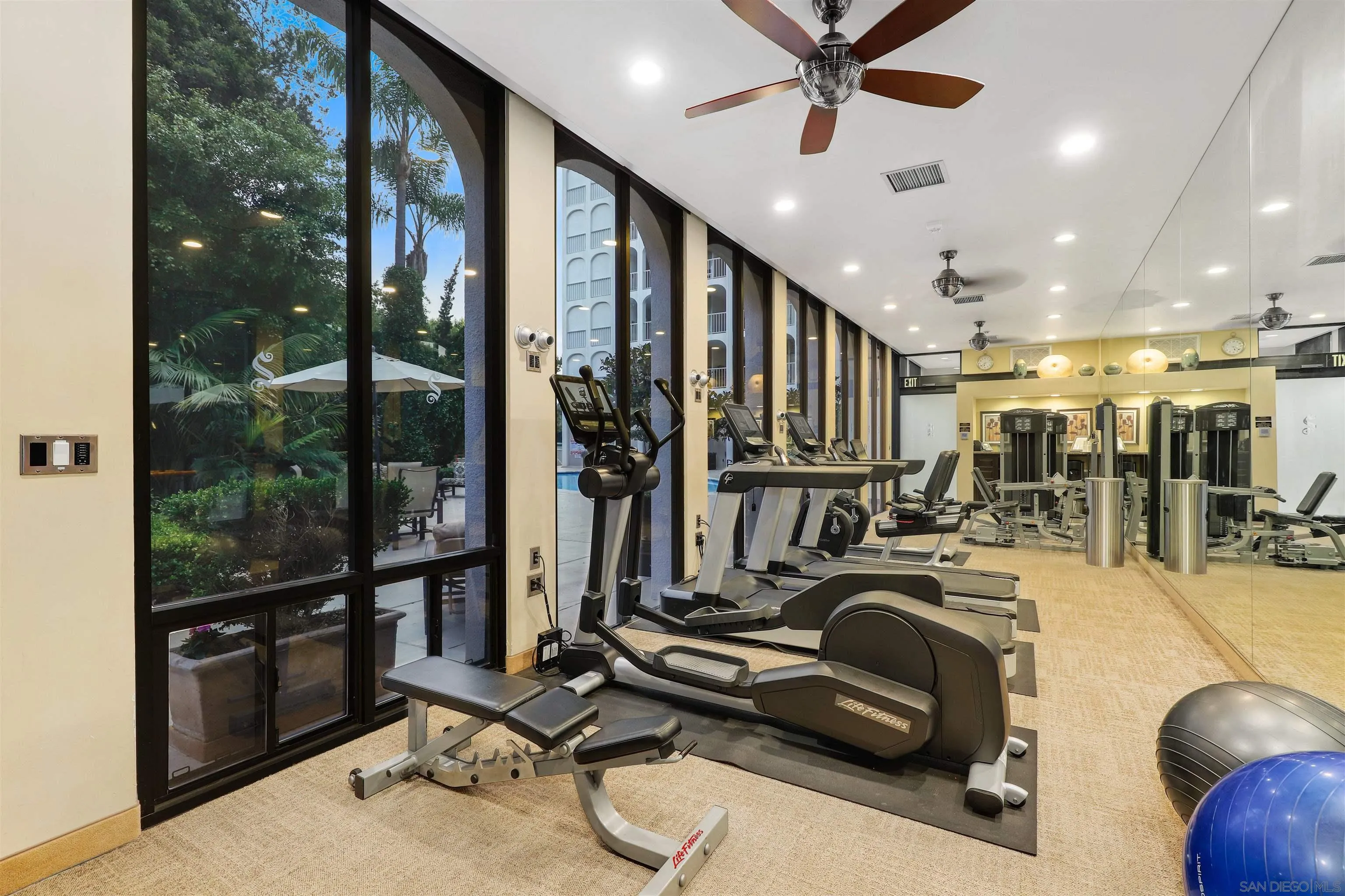 https://cdn.realtyfeed.com/cdn/127/250037511/8717e7ddf04a6a51a93312c6112b16a9.webp