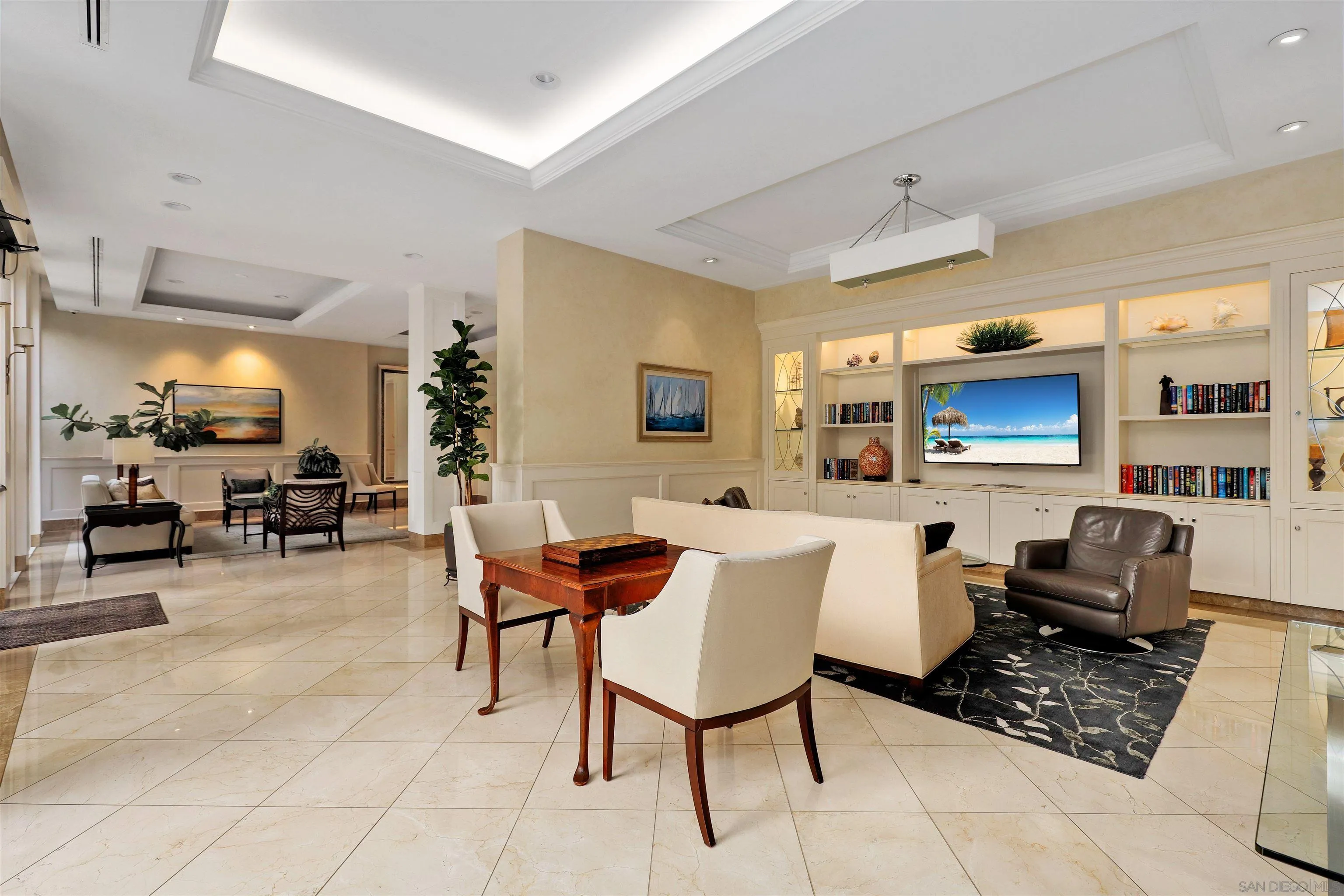 https://cdn.realtyfeed.com/cdn/127/250037511/b8f2661865d7be6b21084d01c981bd94.webp