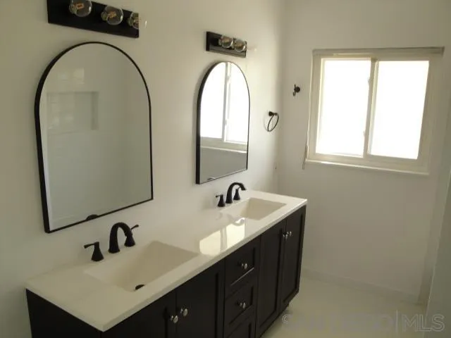 https://cdn.realtyfeed.com/cdn/127/250037516/49b073bdcdeb619b87a31595af445462.webp
