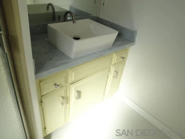 https://cdn.realtyfeed.com/cdn/127/250037516/c0af0e7c09b574ab809be1a1615d7990.webp