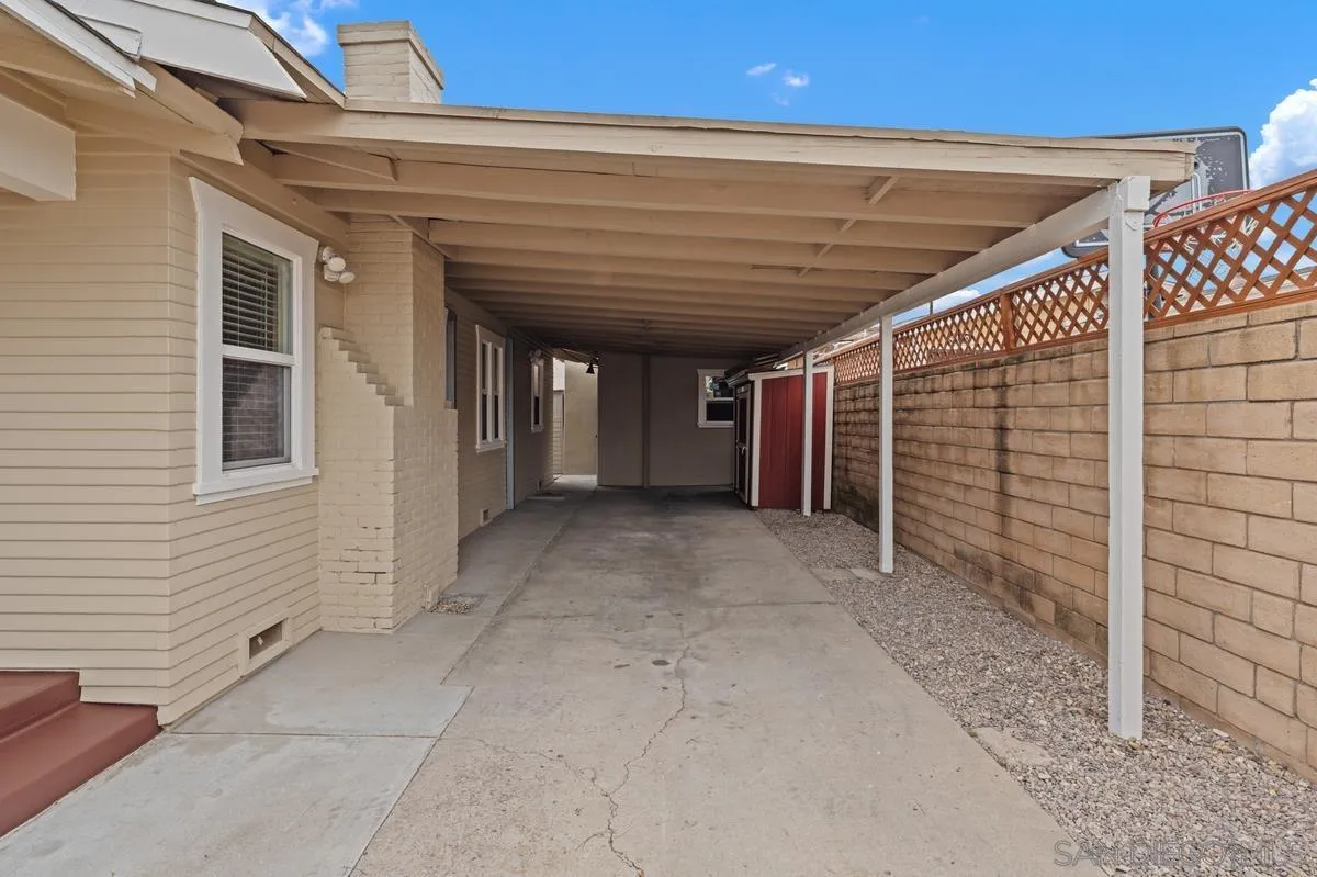 https://cdn.realtyfeed.com/cdn/127/250037517/8dedd35e3aa2da0ef4c788deec3eaba2.webp
