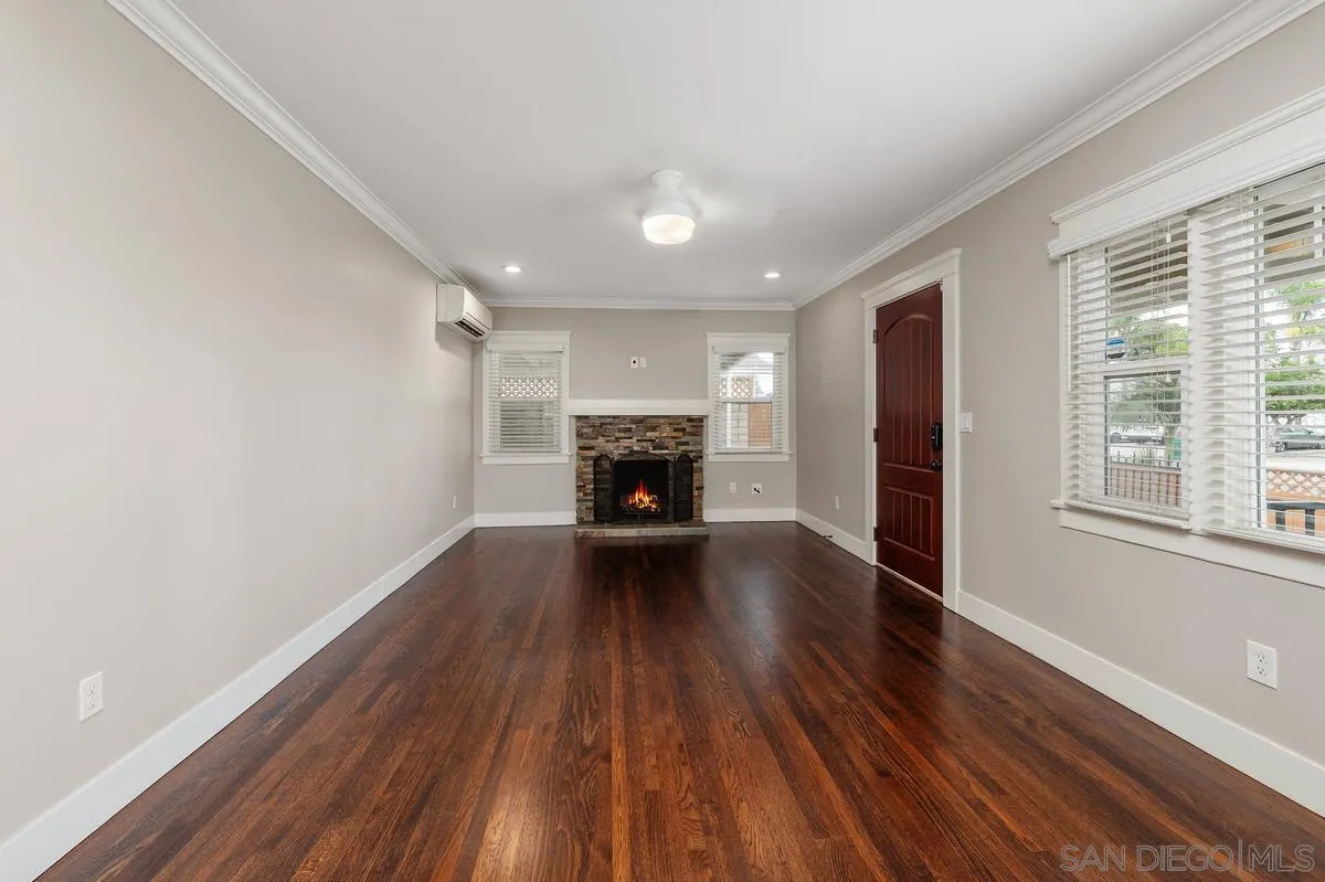 https://cdn.realtyfeed.com/cdn/127/250037517/bcc84039f9c8cc5352e71d705a56dfb5.webp