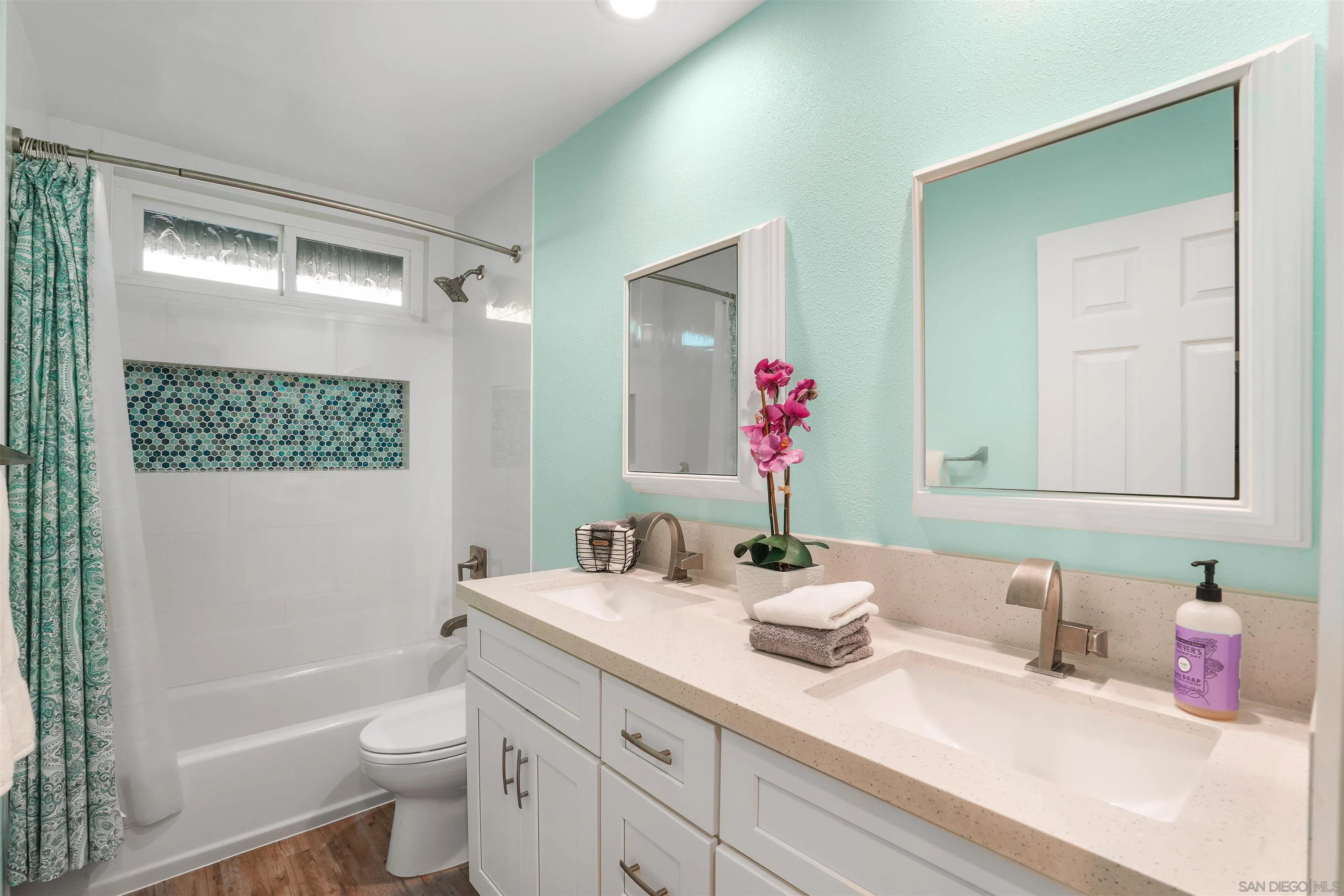 https://cdn.realtyfeed.com/cdn/127/250037518/5a1fb81241aaaca17405973153e155a8.webp