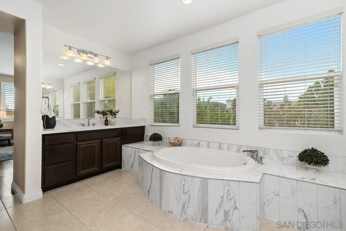 https://cdn.realtyfeed.com/cdn/127/250037528/032ecf12560ec9b695aaebbed308fe65.webp