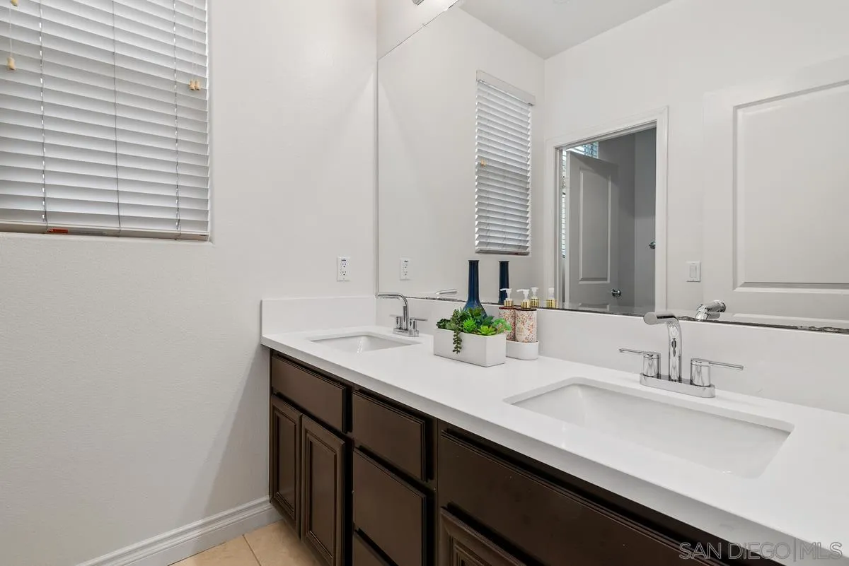 https://cdn.realtyfeed.com/cdn/127/250037528/6f25d49e2f75973120c46f5db6583044.webp