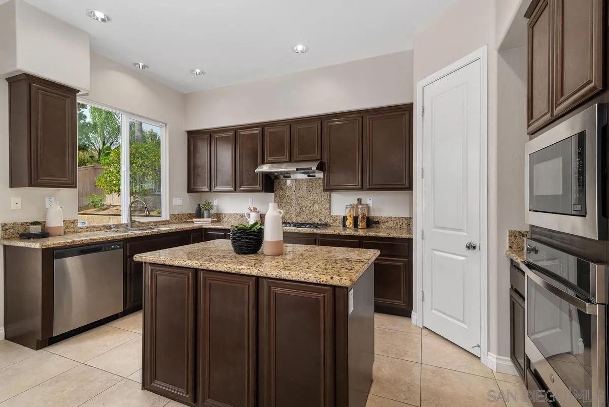 https://cdn.realtyfeed.com/cdn/127/250037528/729a0b57c14a2cb5873fa40fa7a15a3a.webp