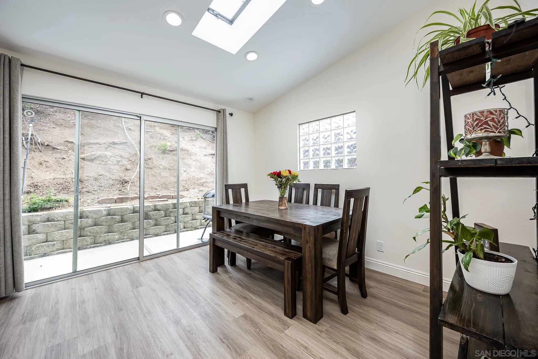 https://cdn.realtyfeed.com/cdn/127/250037529/0dd9e3e7164cd6aef107a25a1c5446e7.webp
