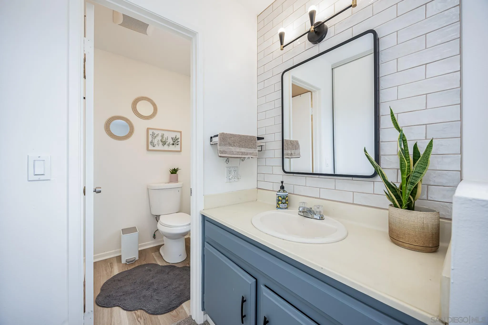 https://cdn.realtyfeed.com/cdn/127/250037529/1fb921ff1c86ade27813c8c2fa72d509.webp