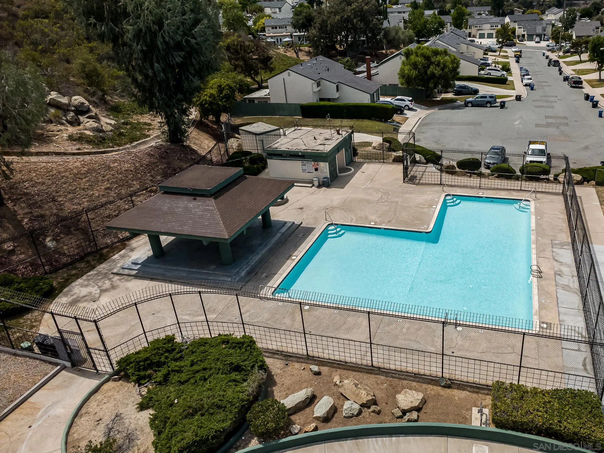 https://cdn.realtyfeed.com/cdn/127/250037529/5658981c67a1754d14f9293f59aba197.webp