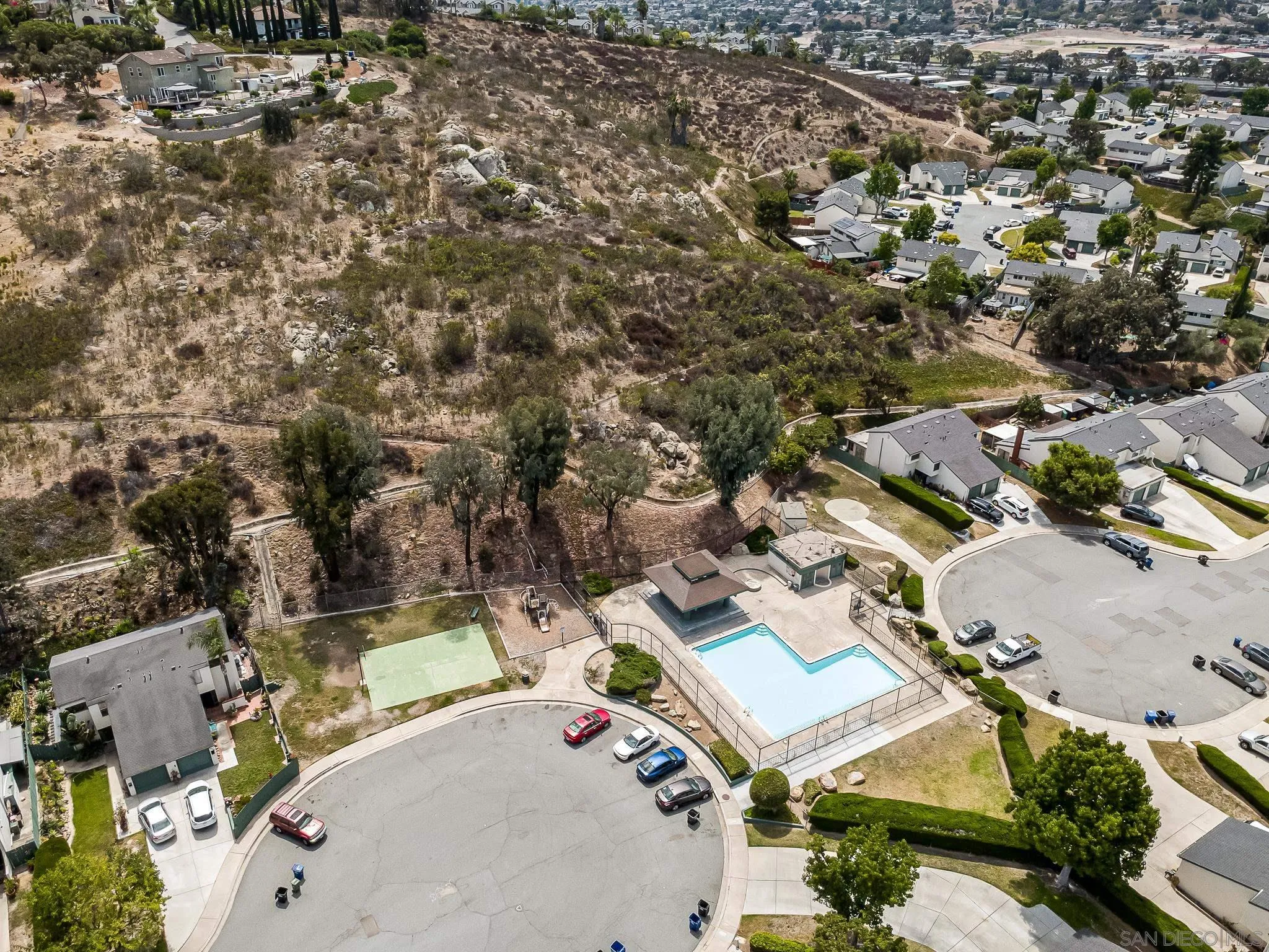 https://cdn.realtyfeed.com/cdn/127/250037529/bf2abf5d0739761fba9ef00e1ffcd7c0.webp