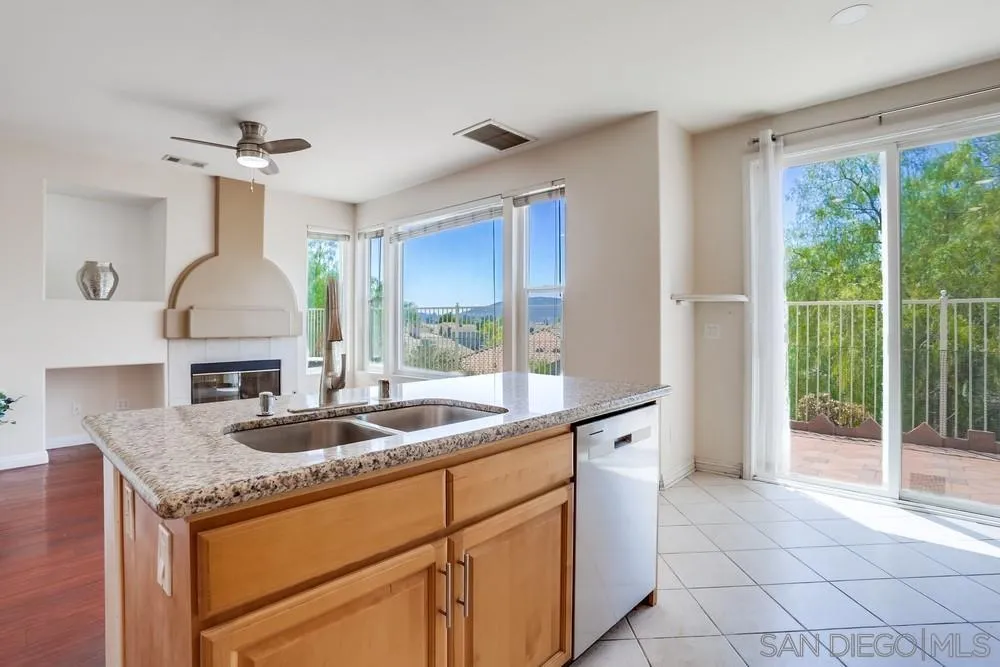 https://cdn.realtyfeed.com/cdn/127/250037534/0c11004597f990f49381b3d13ce84f52.webp
