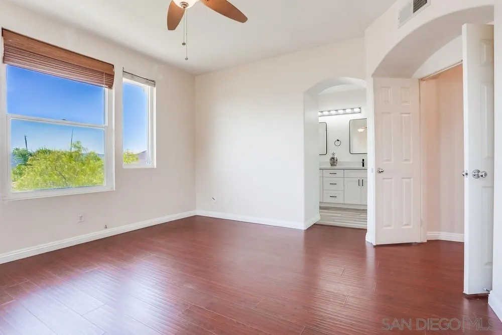 https://cdn.realtyfeed.com/cdn/127/250037534/55414499fb8253e9033ff859f2f8c628.webp