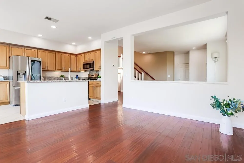 https://cdn.realtyfeed.com/cdn/127/250037534/943c84b53a3912eacd5ded7de1ac5c3b.webp