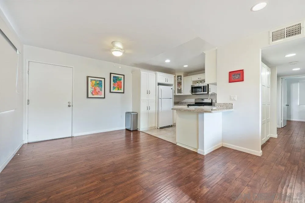 https://cdn.realtyfeed.com/cdn/127/250037539/0b9854e81e785b551976d3d0df614858.webp