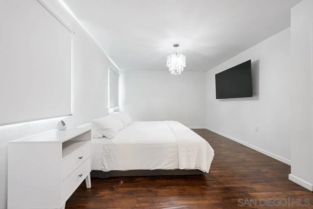 https://cdn.realtyfeed.com/cdn/127/250037539/d81549a972aaba65380533229bac54c8.webp