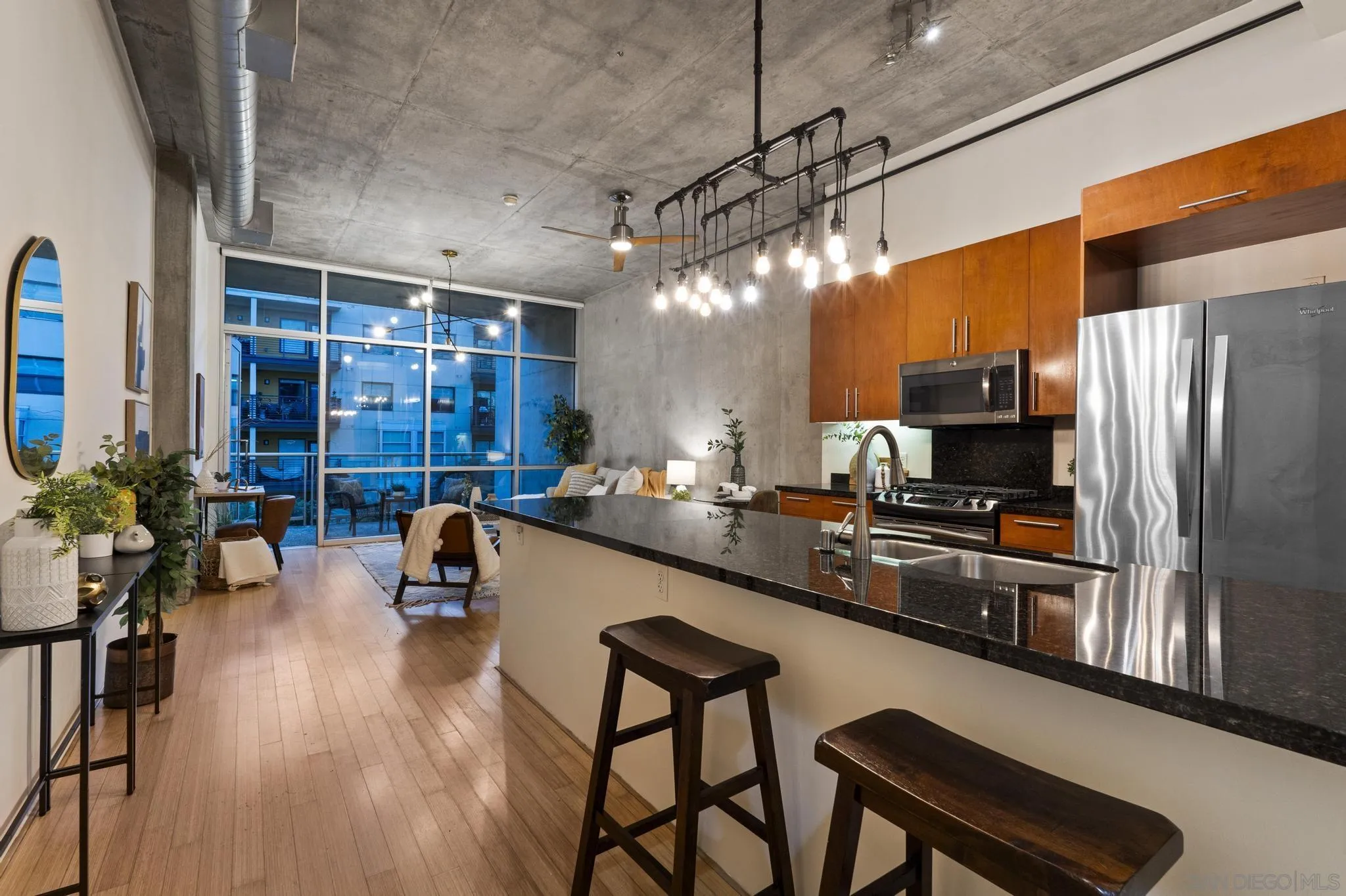 https://cdn.realtyfeed.com/cdn/127/250037541/d7ea14650d78be520b78d15ce7c906e9.webp