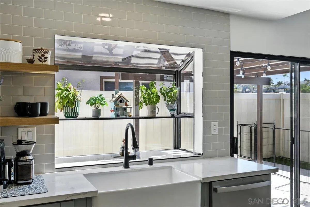 https://cdn.realtyfeed.com/cdn/127/250037542/41ba22aa2771d03d586c24e96620c4f9.webp