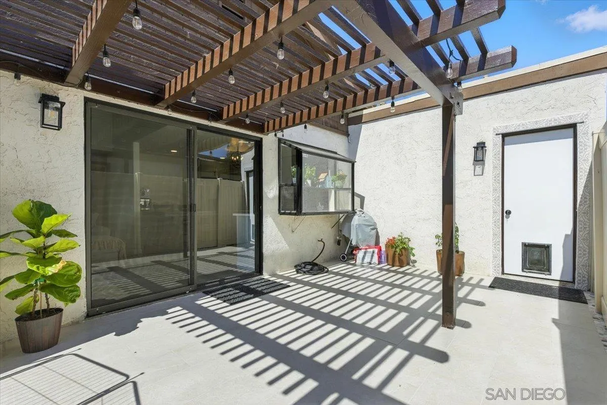 https://cdn.realtyfeed.com/cdn/127/250037542/46359685a9b1d277f95e6c9724c7413b.webp