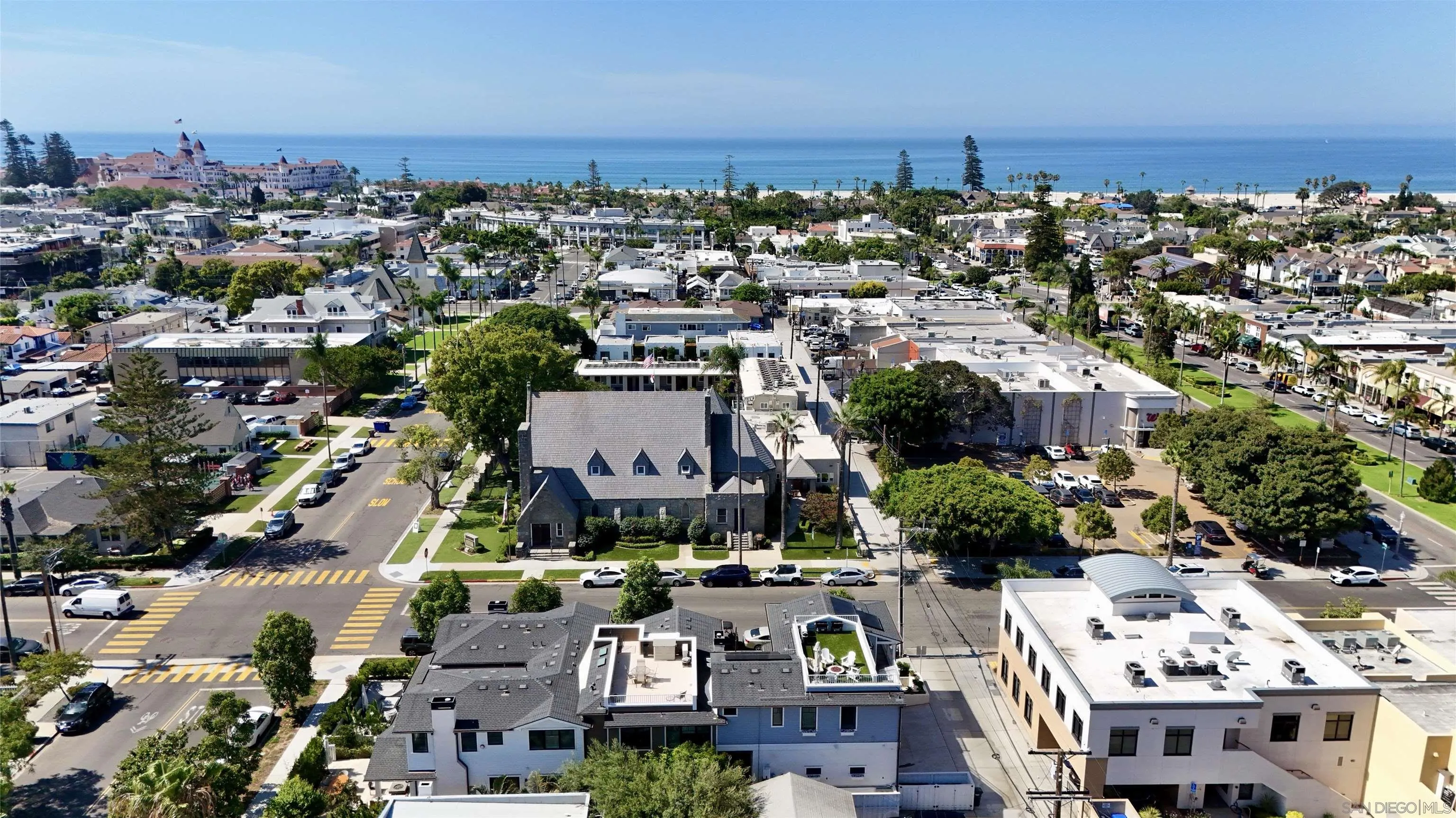 https://cdn.realtyfeed.com/cdn/127/250037545/05b3570ce5e3ba336e692fb16aaff44e.webp