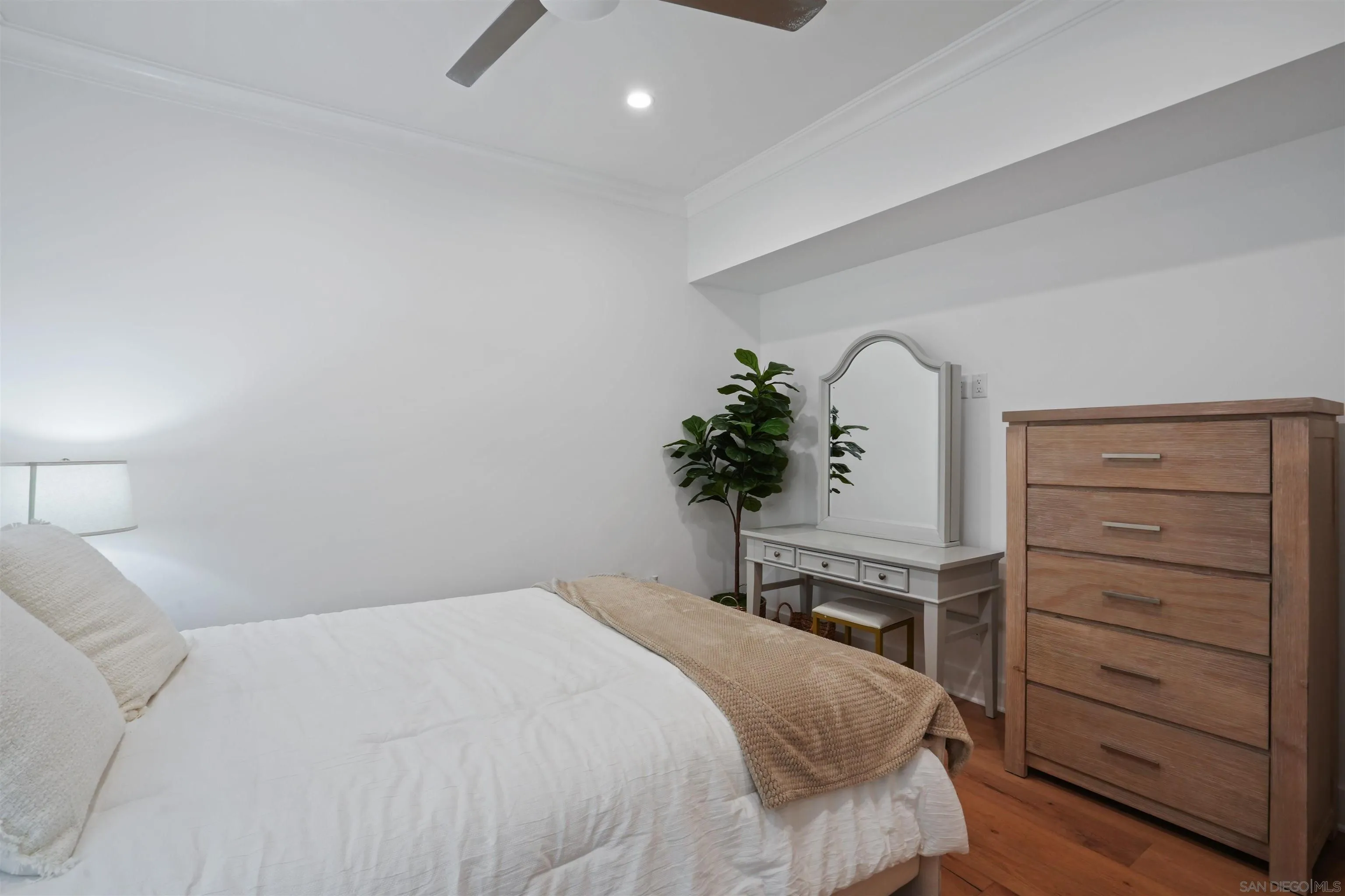 https://cdn.realtyfeed.com/cdn/127/250037545/26963290fbeda694f823414c6b394de1.webp