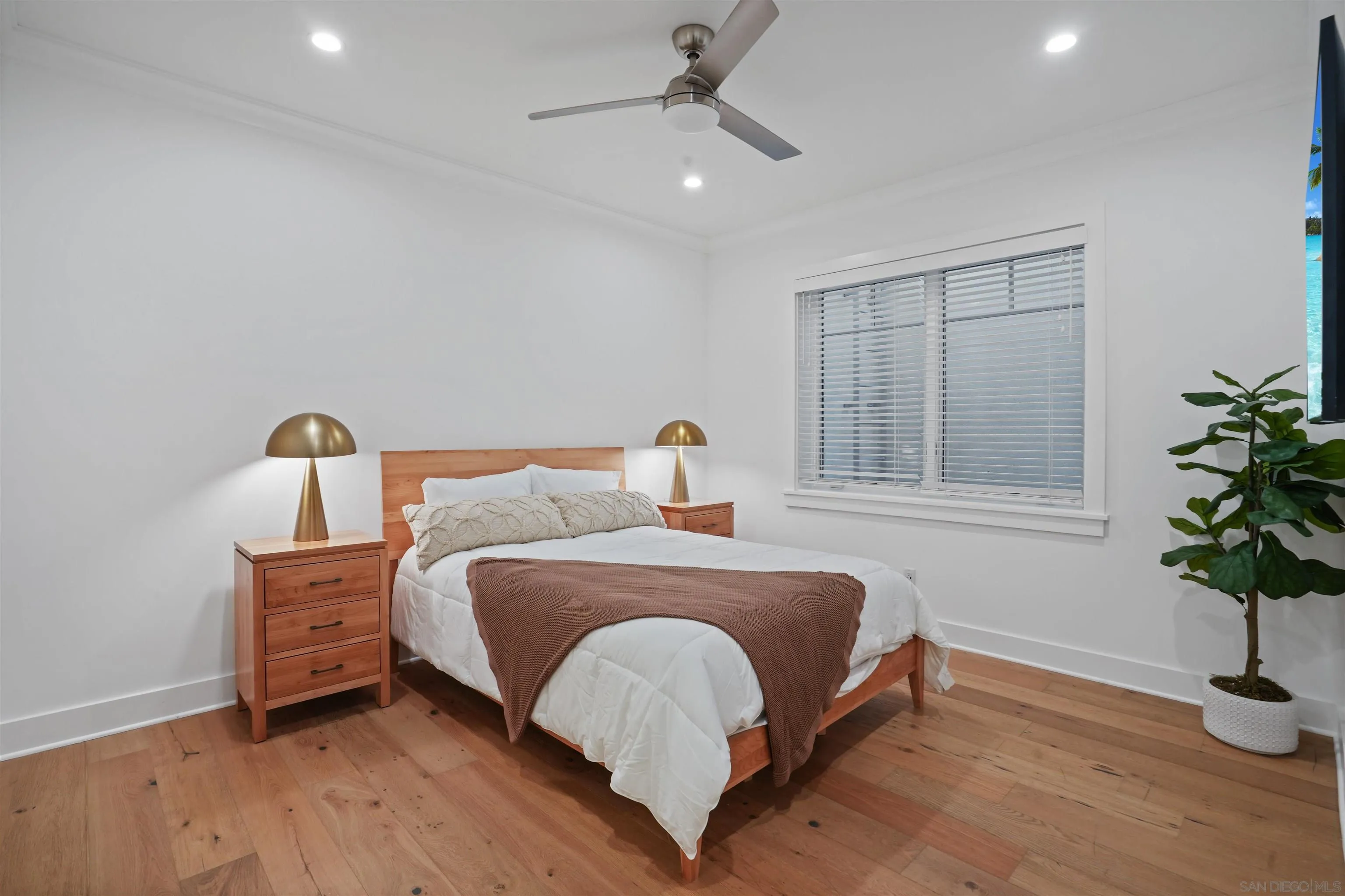 https://cdn.realtyfeed.com/cdn/127/250037545/7ca64de970e8a43672a4631d677b9017.webp