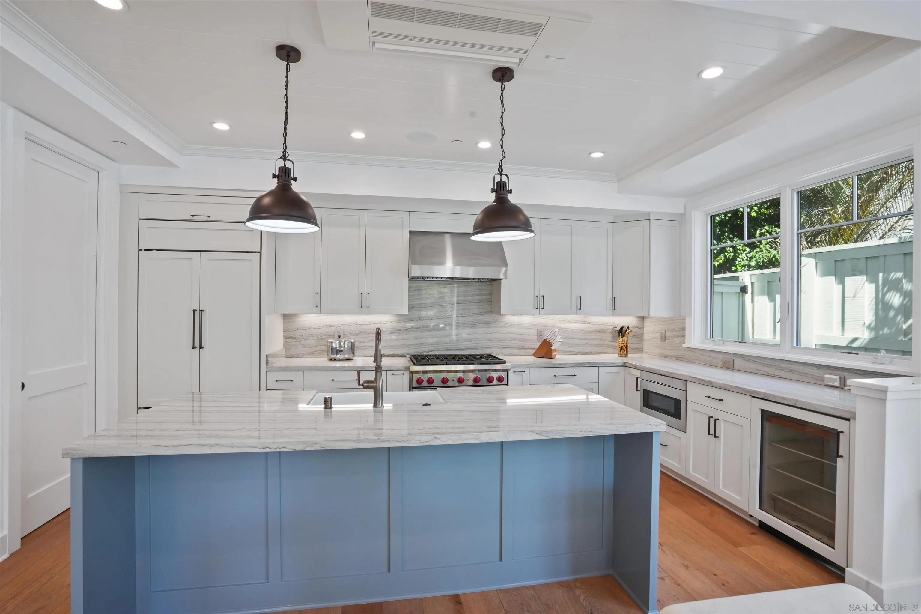 https://cdn.realtyfeed.com/cdn/127/250037545/b0e92a3ef8beb0383632bd6de58ab449.webp
