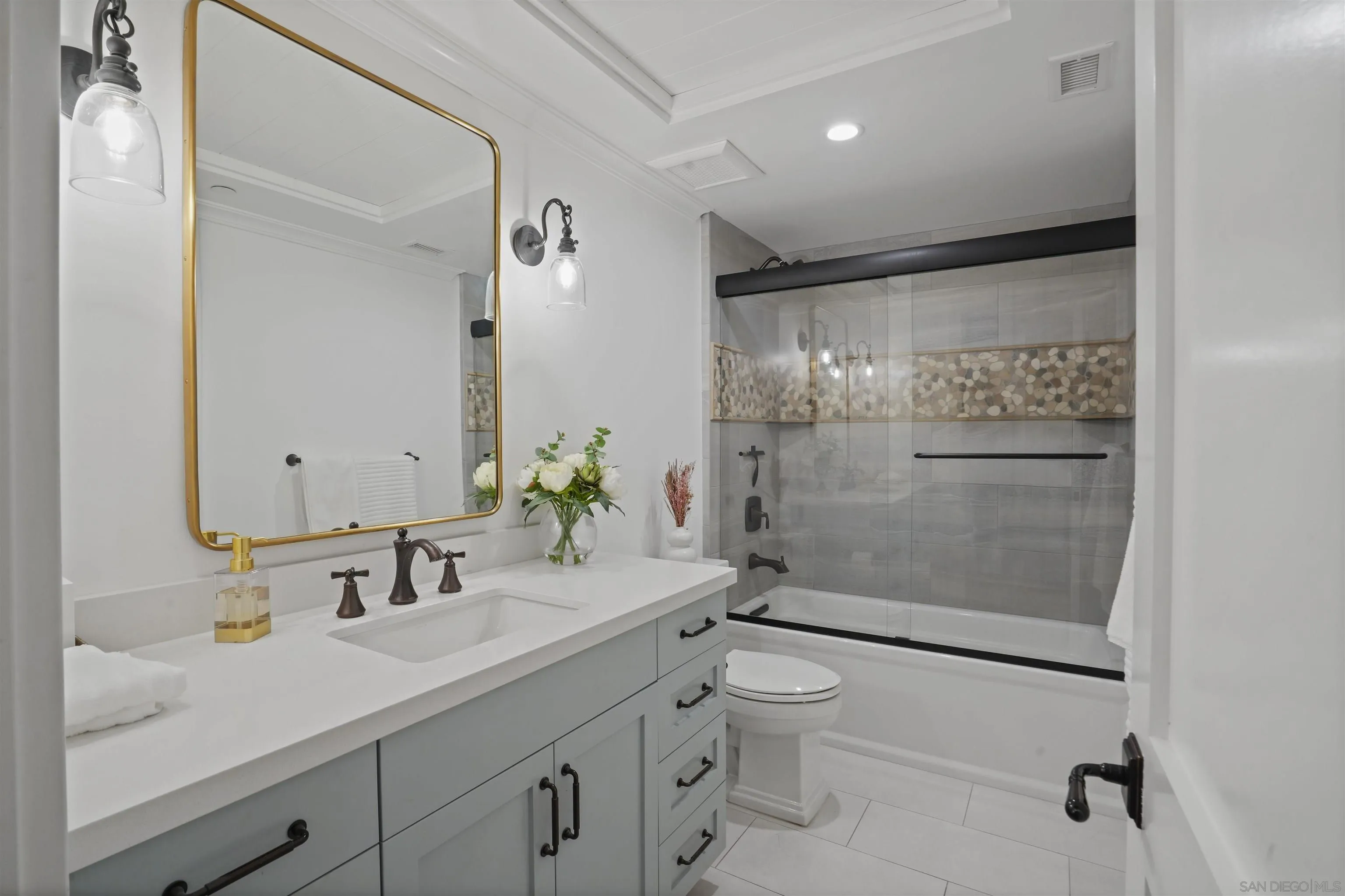 https://cdn.realtyfeed.com/cdn/127/250037545/b43be3f63a97860e1c7a8a7107fc3fb0.webp