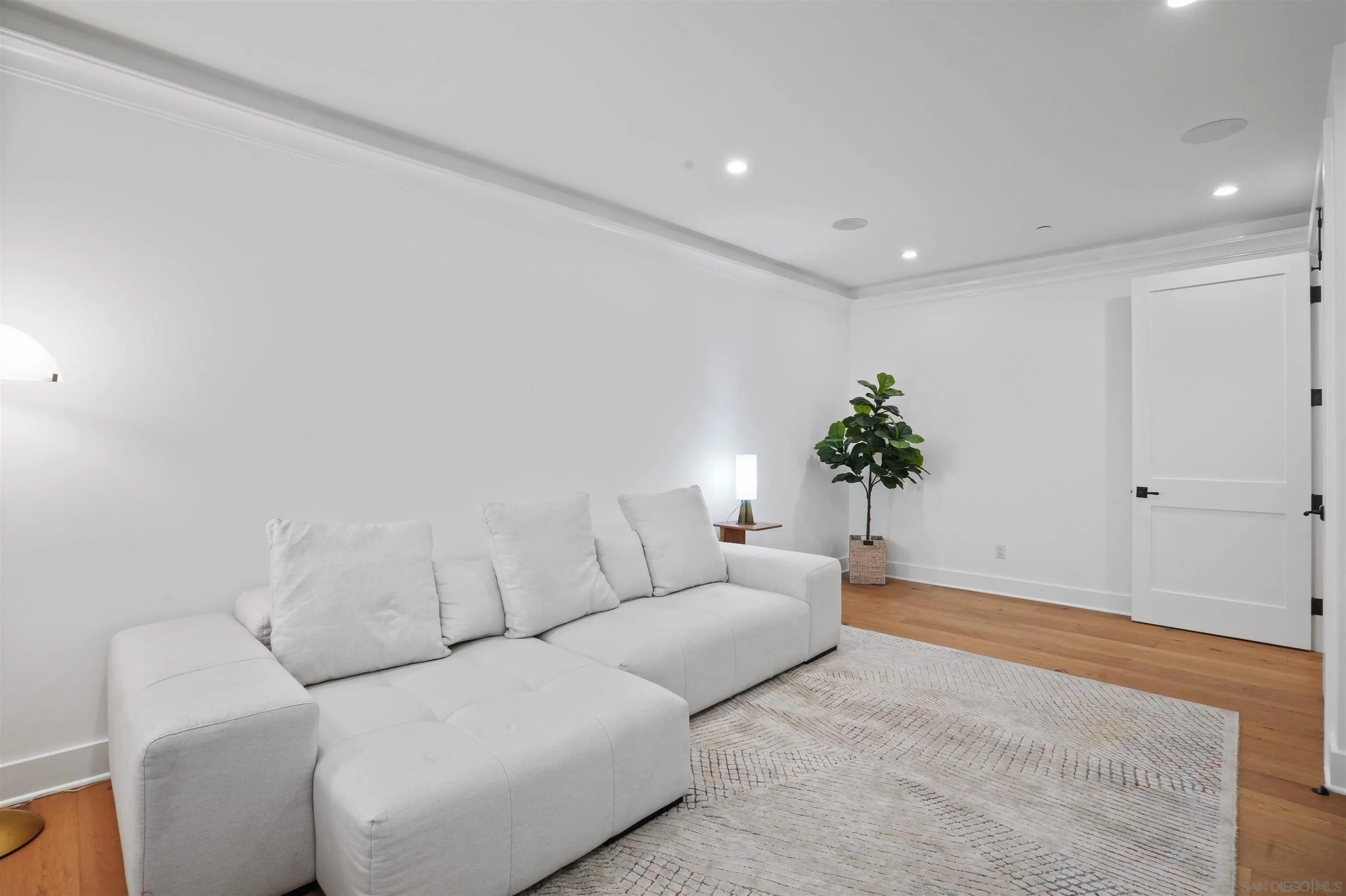 https://cdn.realtyfeed.com/cdn/127/250037545/b5d3e04a17a1ae48b3621ad9609f1402.webp