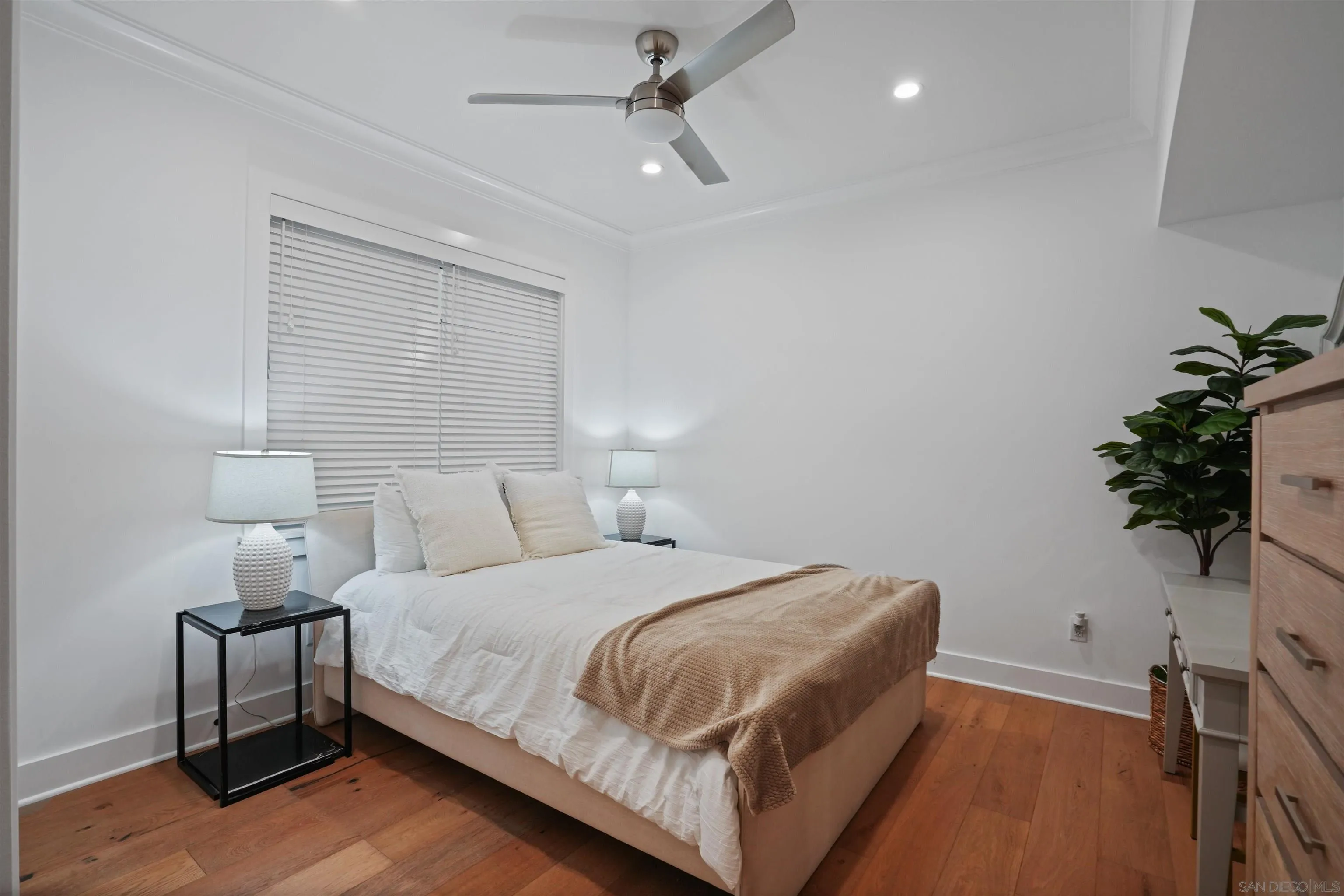 https://cdn.realtyfeed.com/cdn/127/250037545/b895e07e3bbe340fa0b3be9f5513a8d4.webp