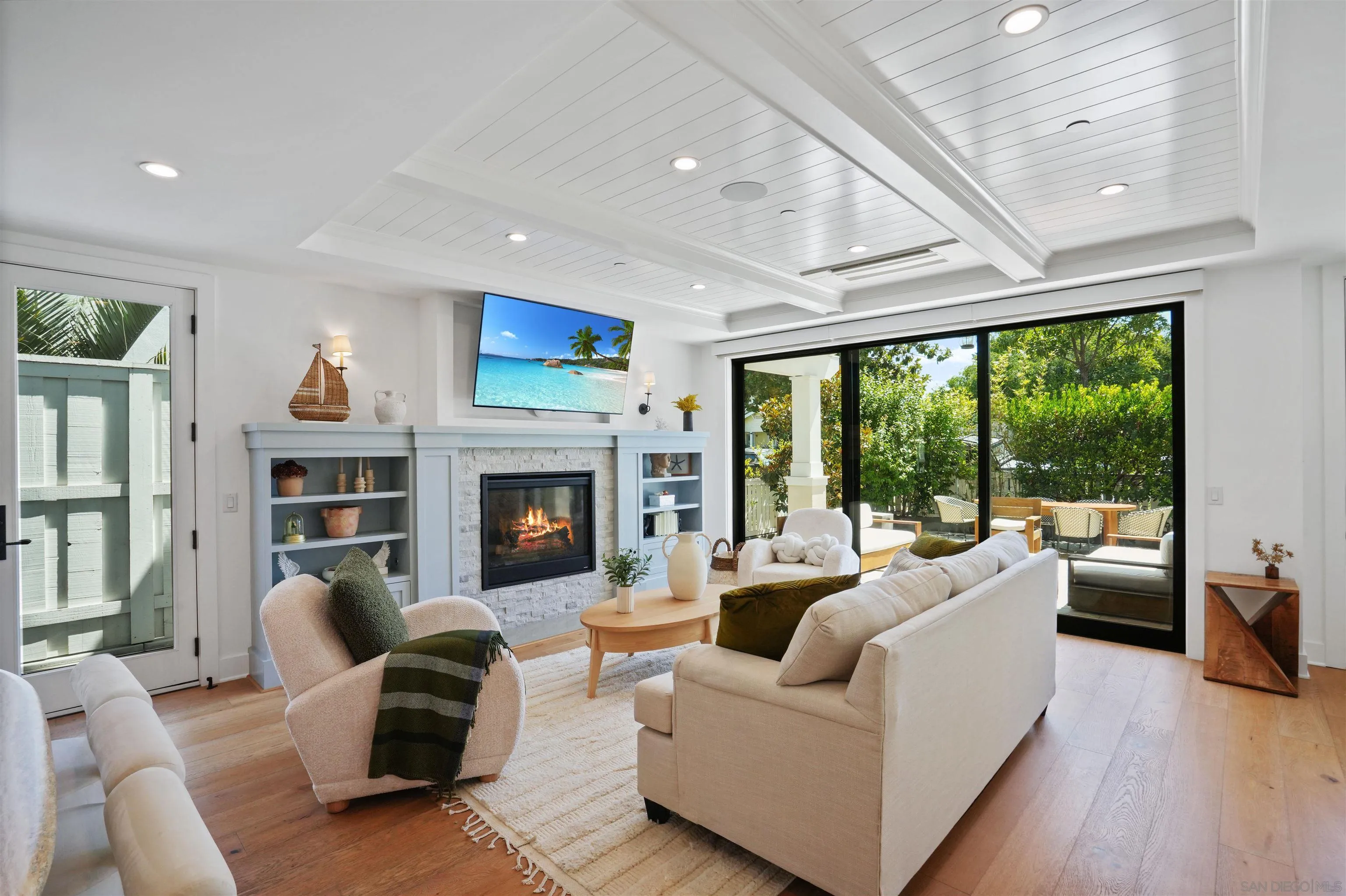 https://cdn.realtyfeed.com/cdn/127/250037545/f18fb21227942d47f1a641f5df656dad.webp